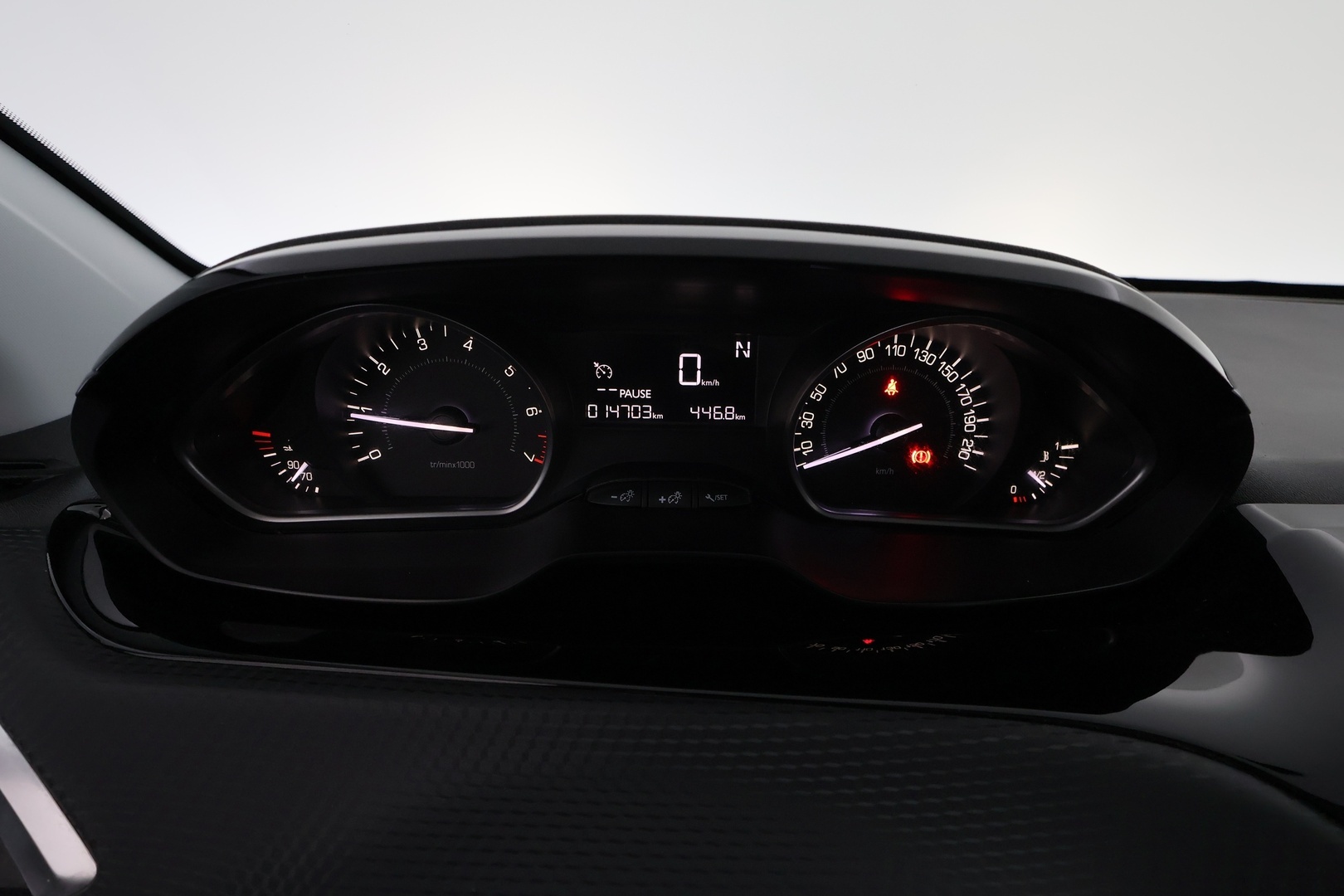 PEUGEOT 2008 2016