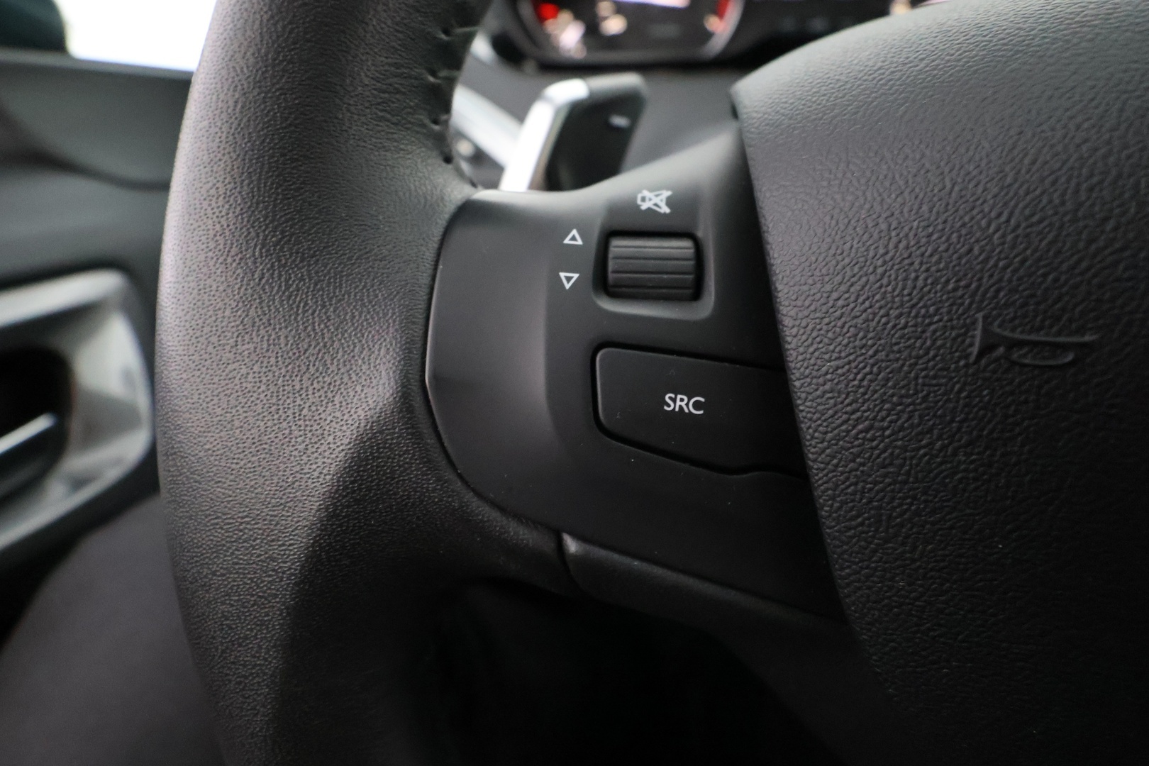 PEUGEOT 2008 2016