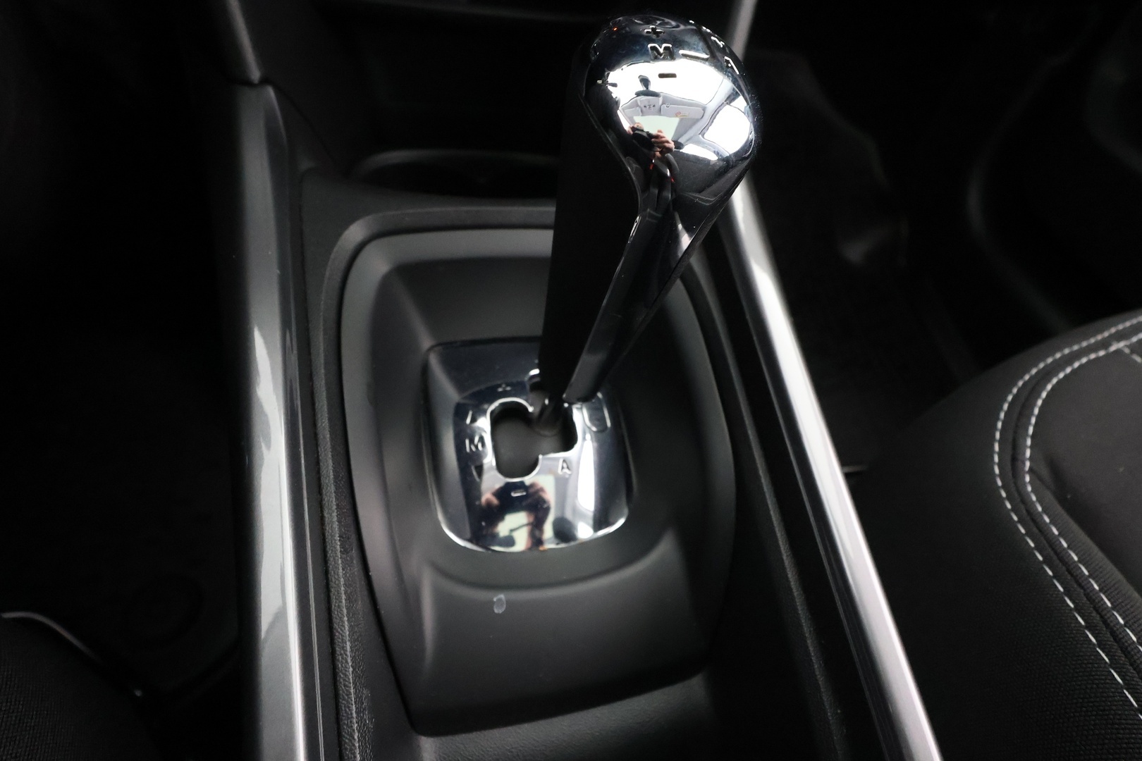 PEUGEOT 2008 2016