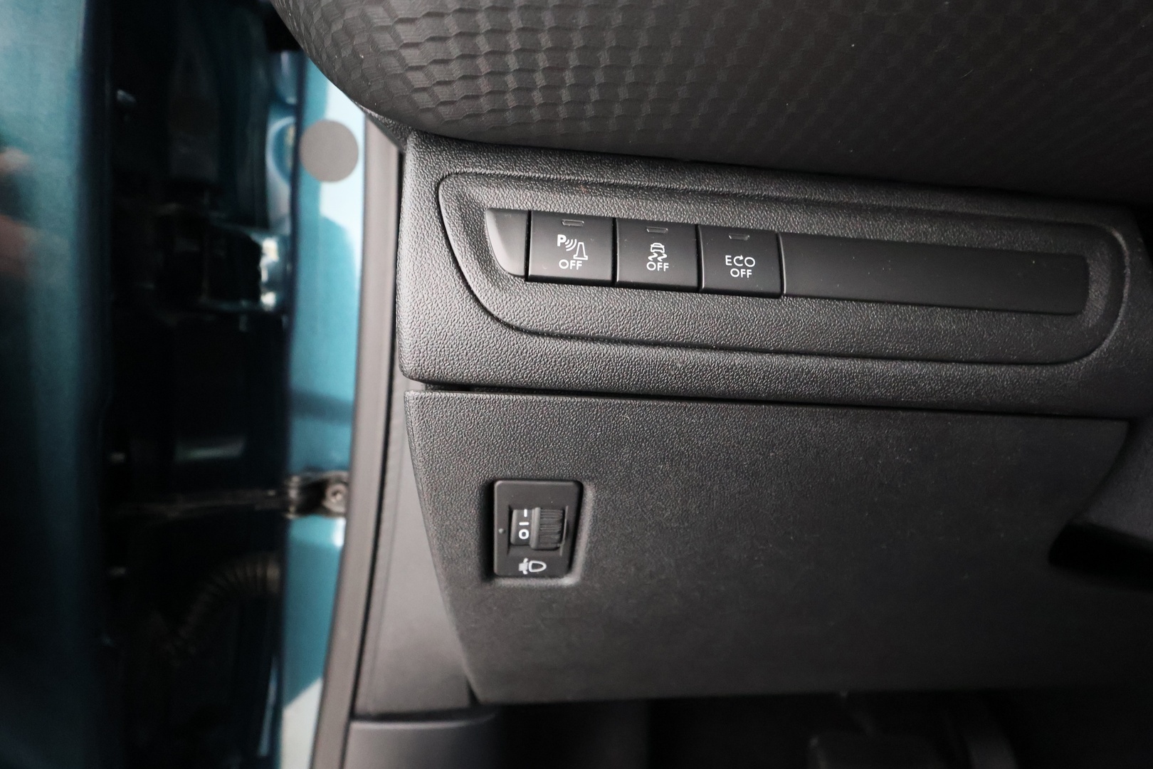 PEUGEOT 2008 2016