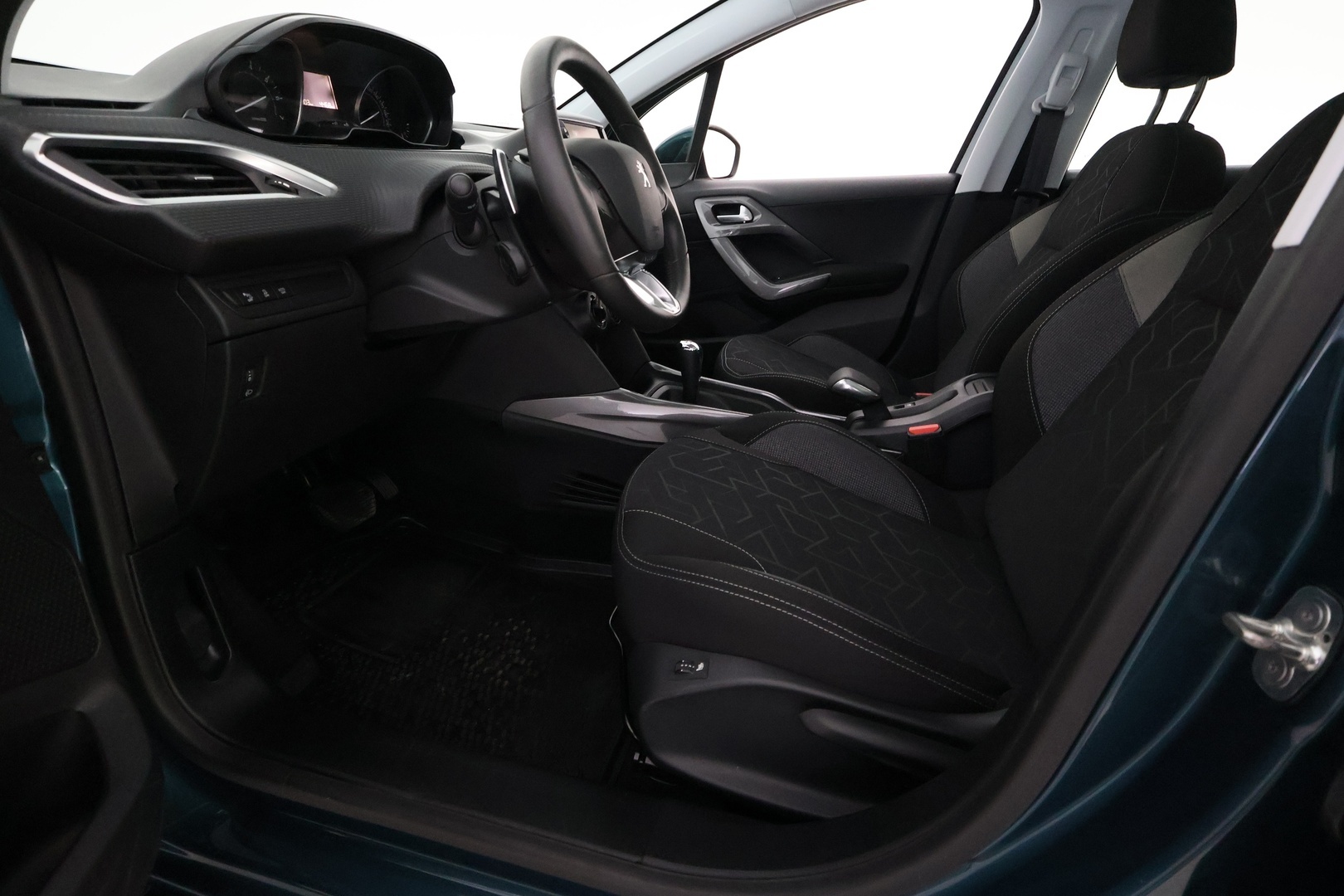 PEUGEOT 2008 2016