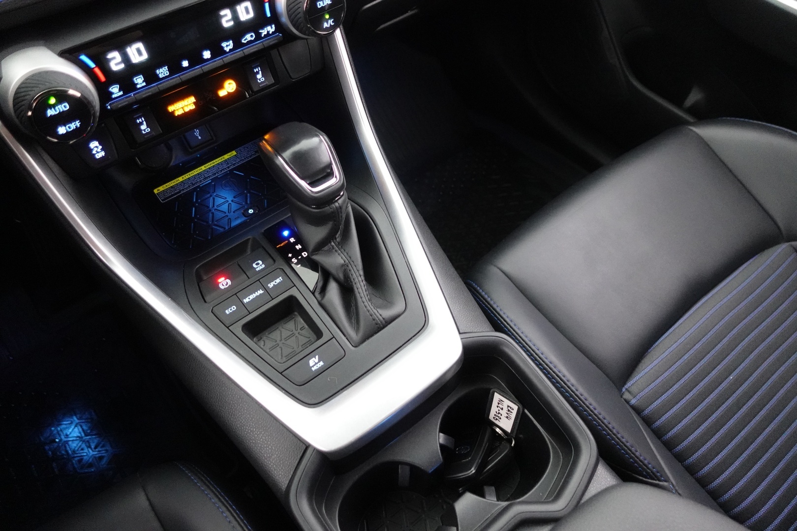 TOYOTA RAV4 2020