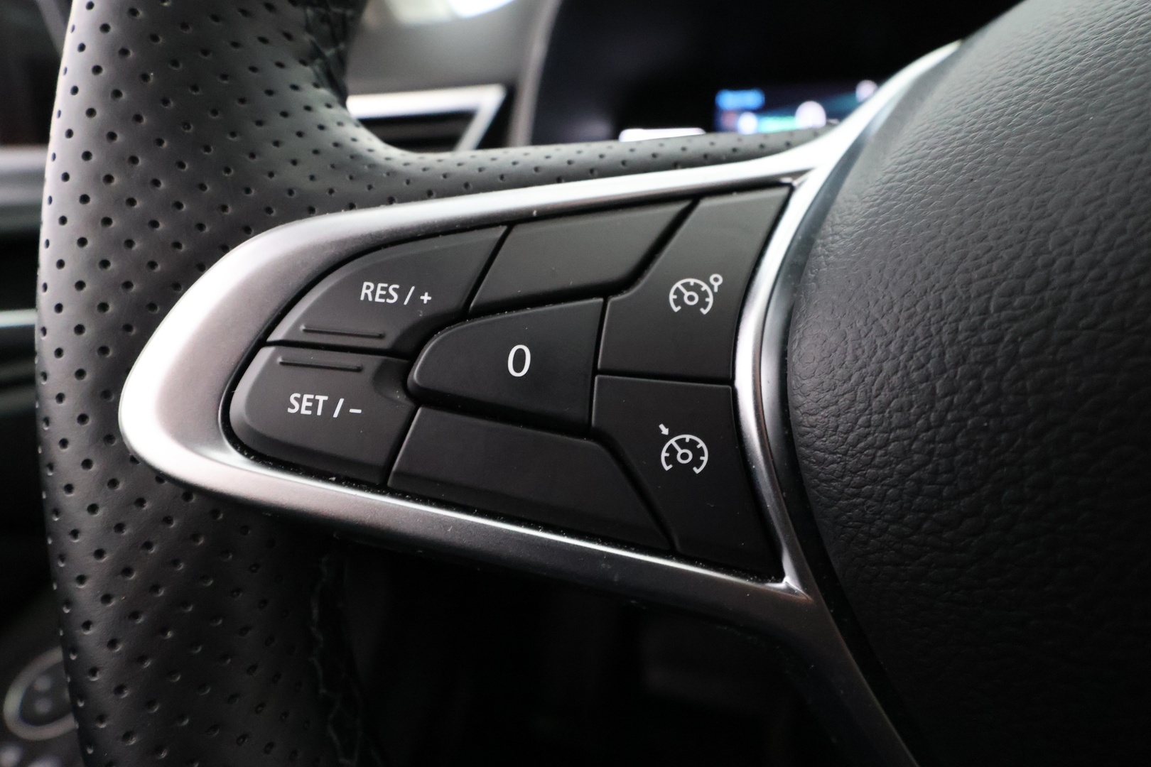 MITSUBISHI Colt 2024