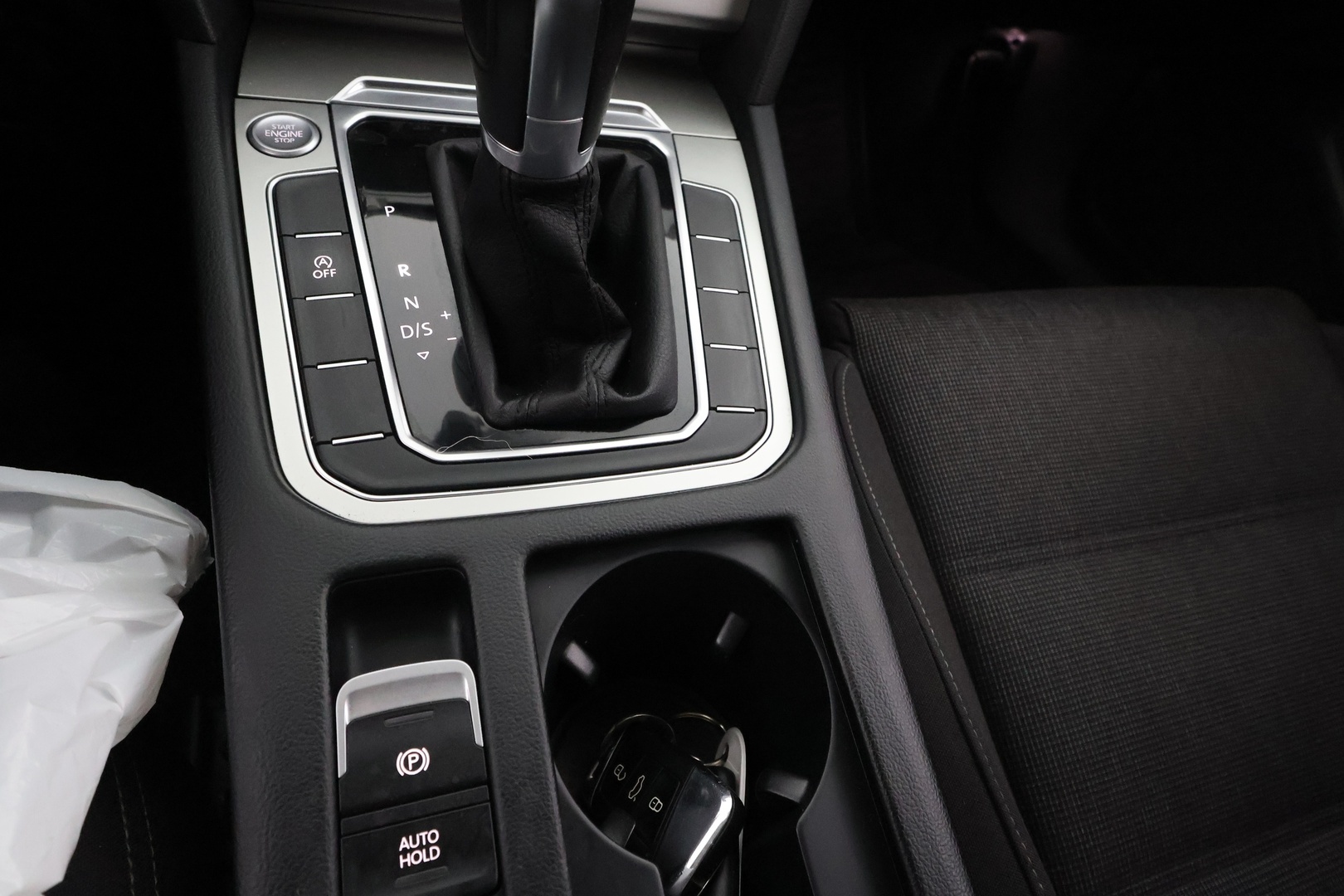 VOLKSWAGEN Passat 21