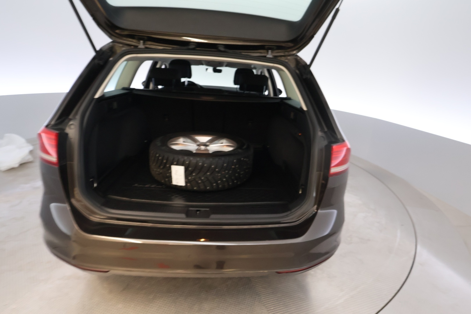 VOLKSWAGEN Passat 27