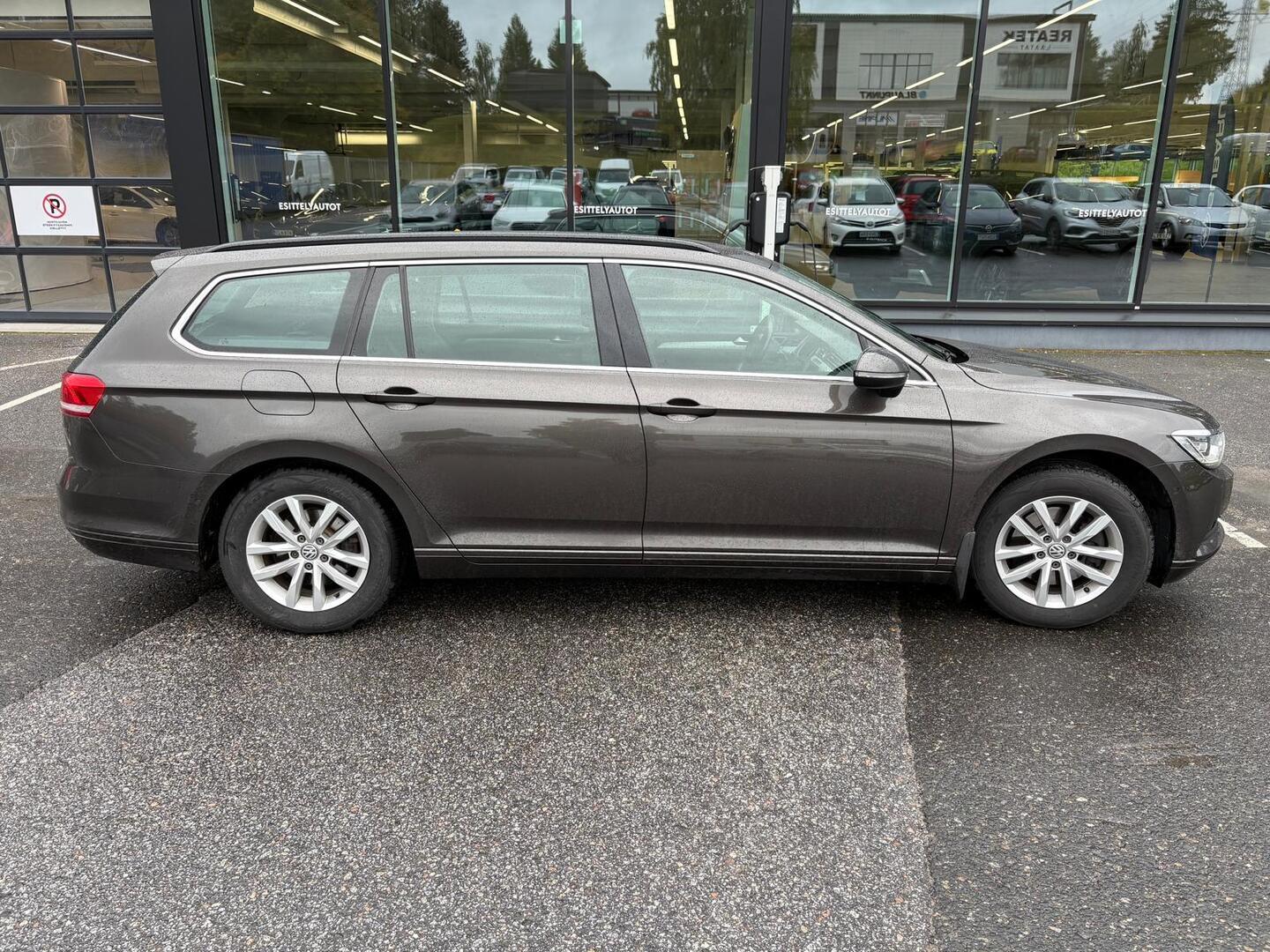 VOLKSWAGEN Passat 2017