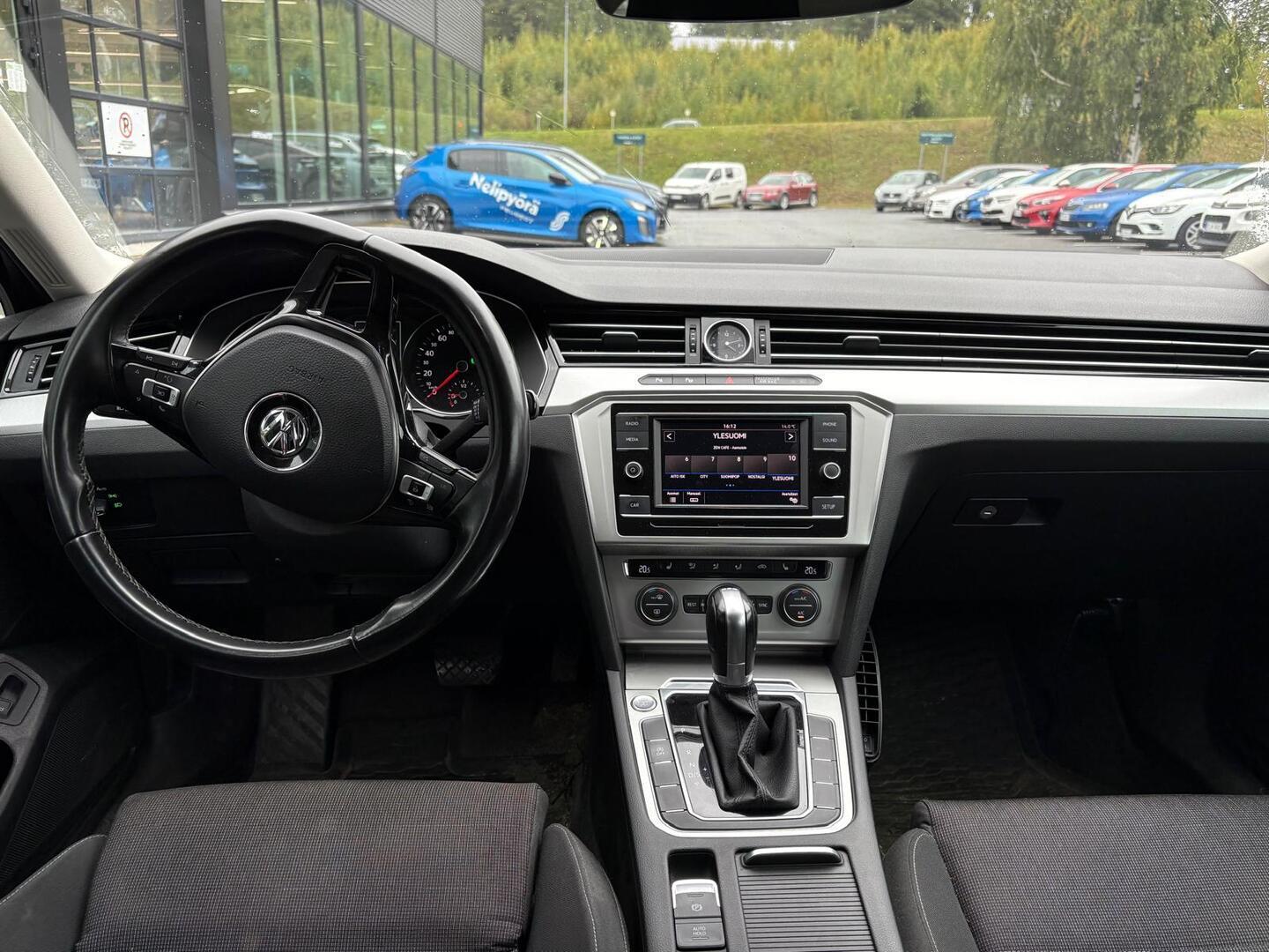 VOLKSWAGEN Passat 2017