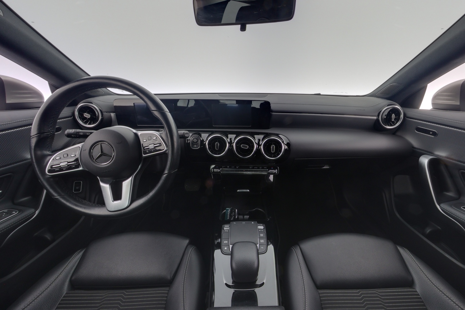 MERCEDES-BENZ CLA 10