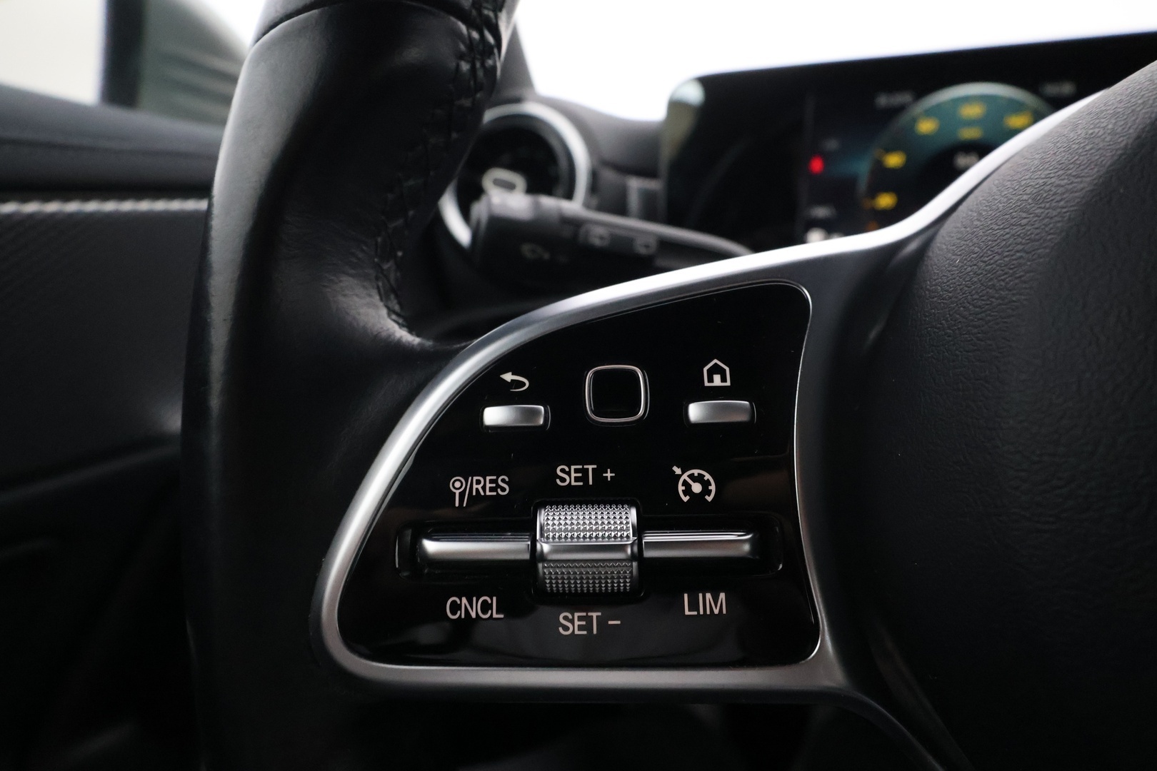 MERCEDES-BENZ CLA 15