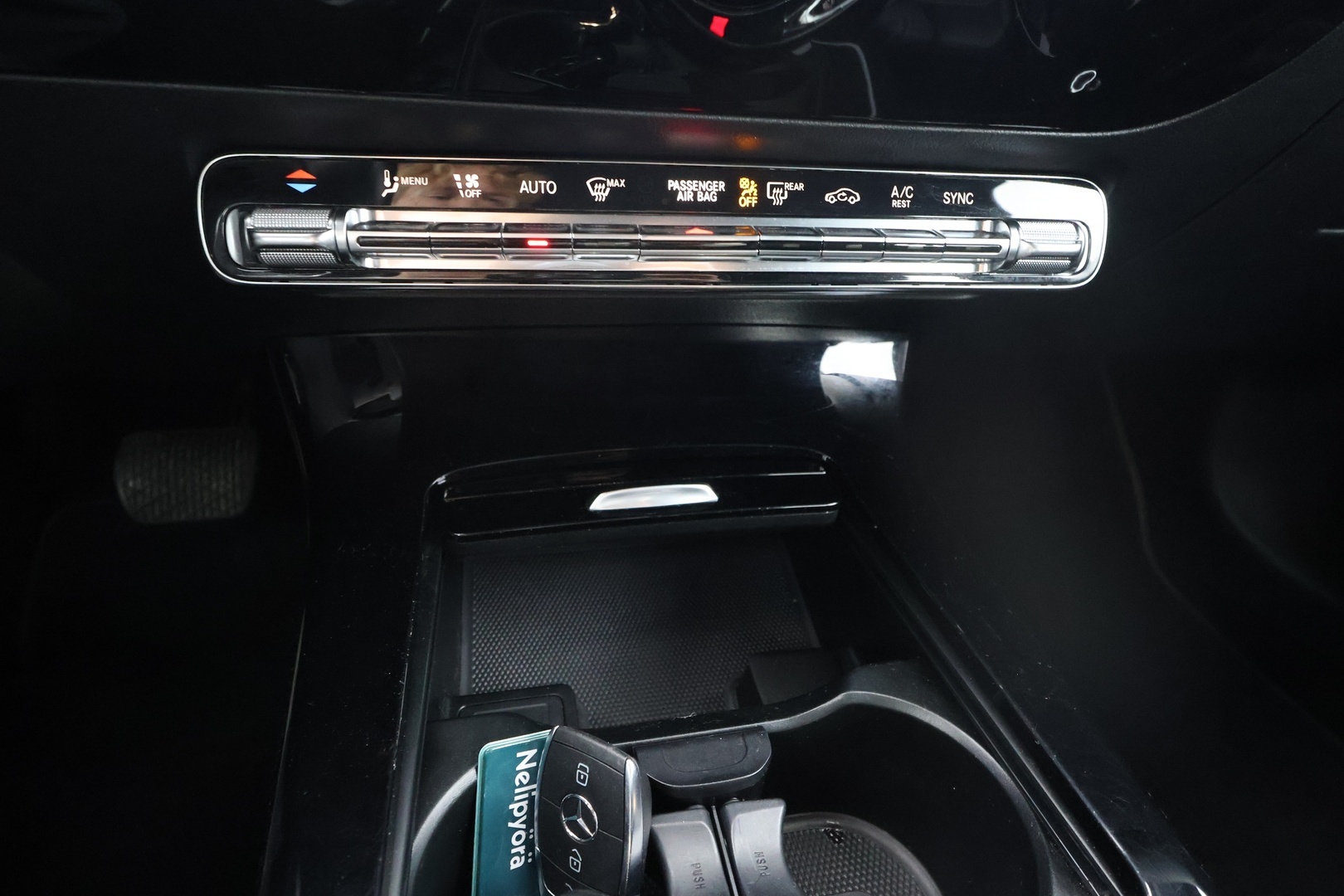 MERCEDES-BENZ CLA 18