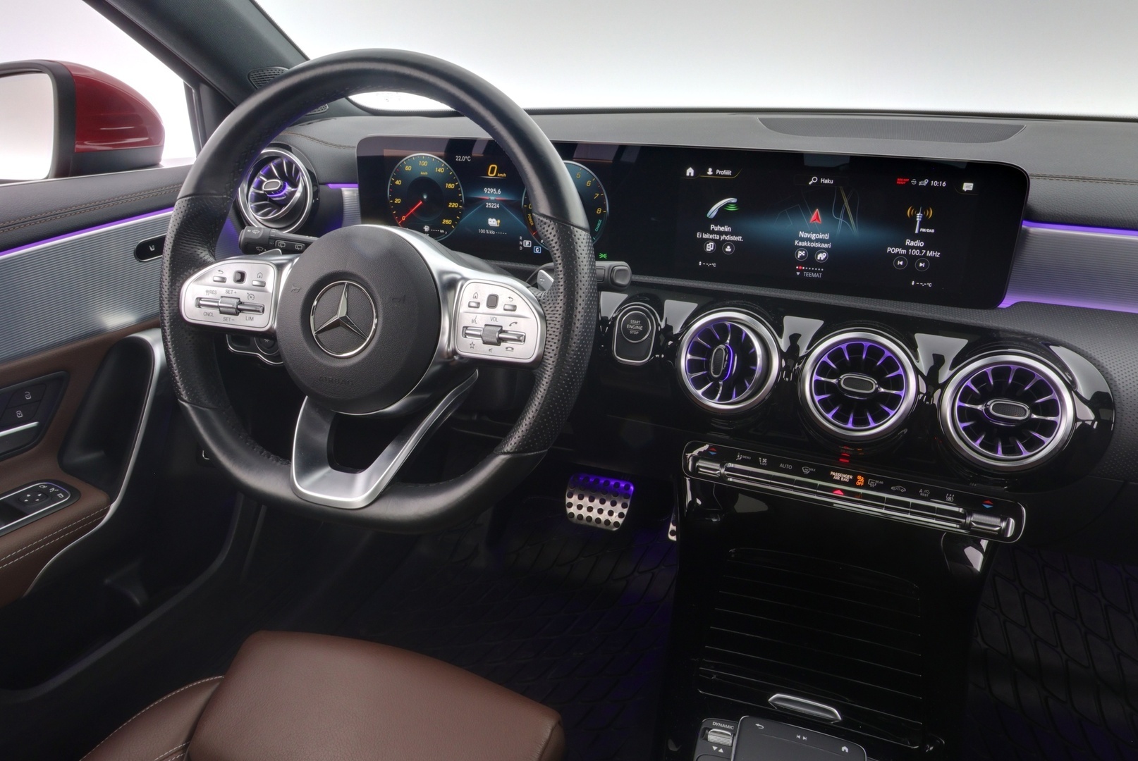 MERCEDES-BENZ A 2022