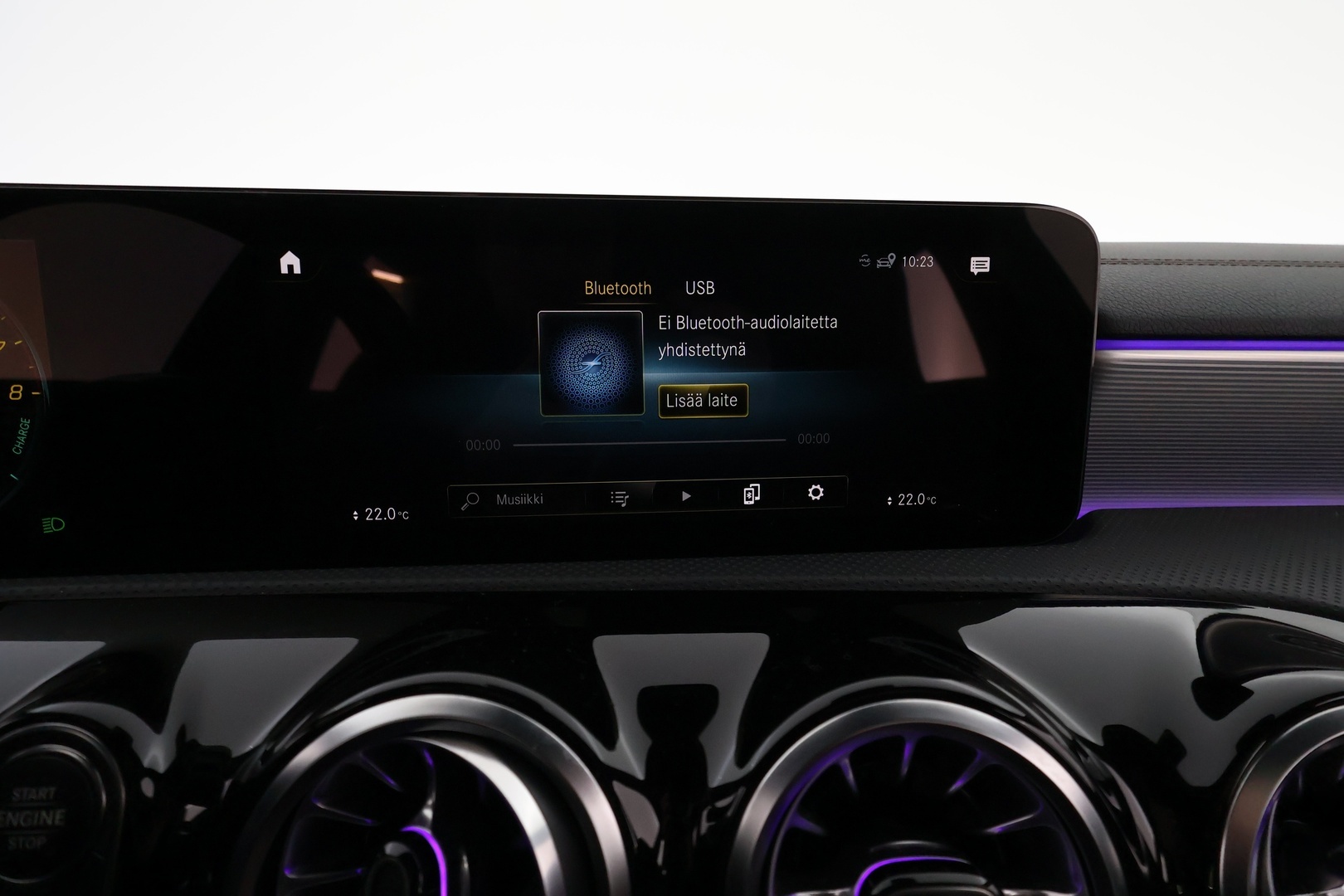 MERCEDES-BENZ A 2022