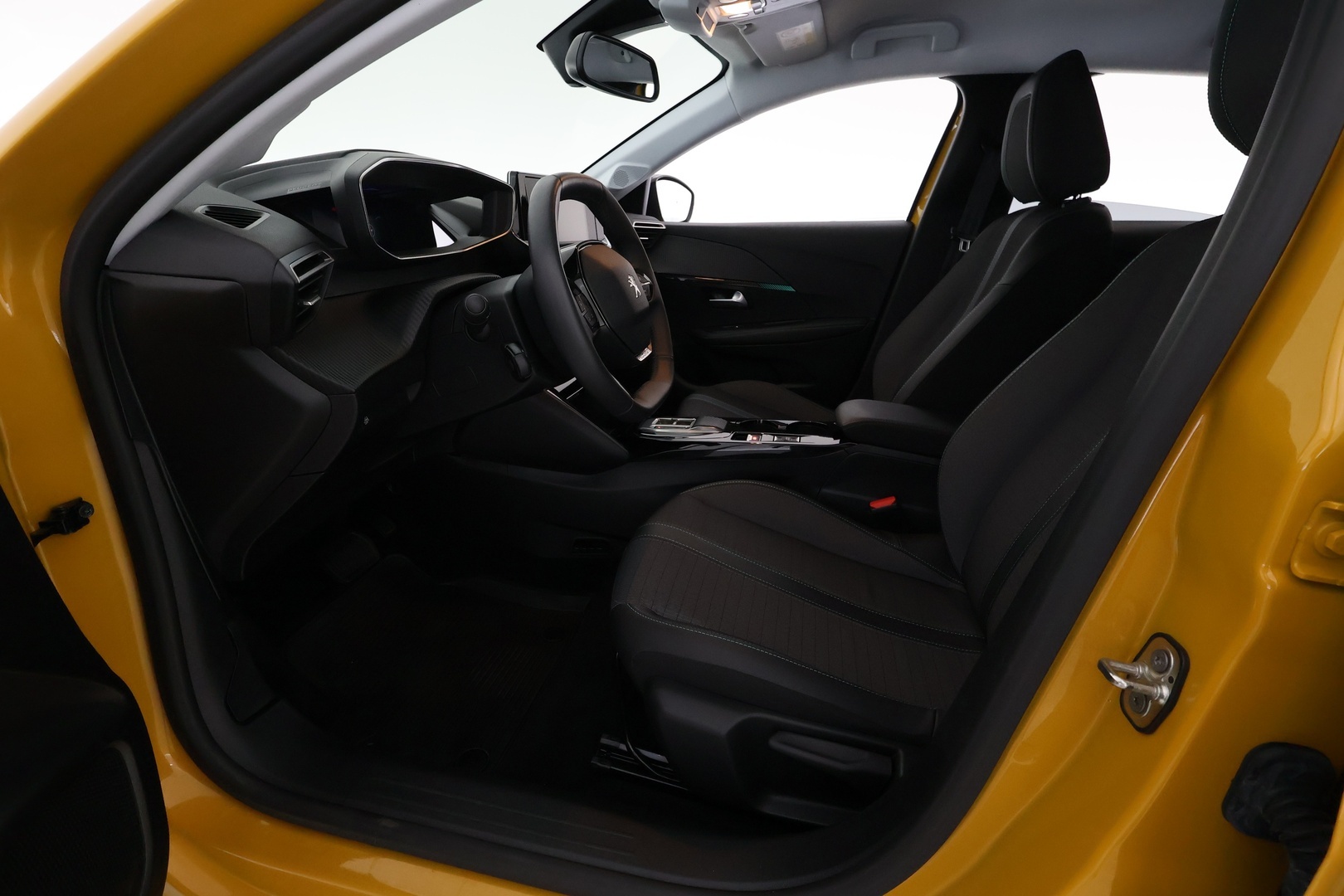 PEUGEOT e-208 2023