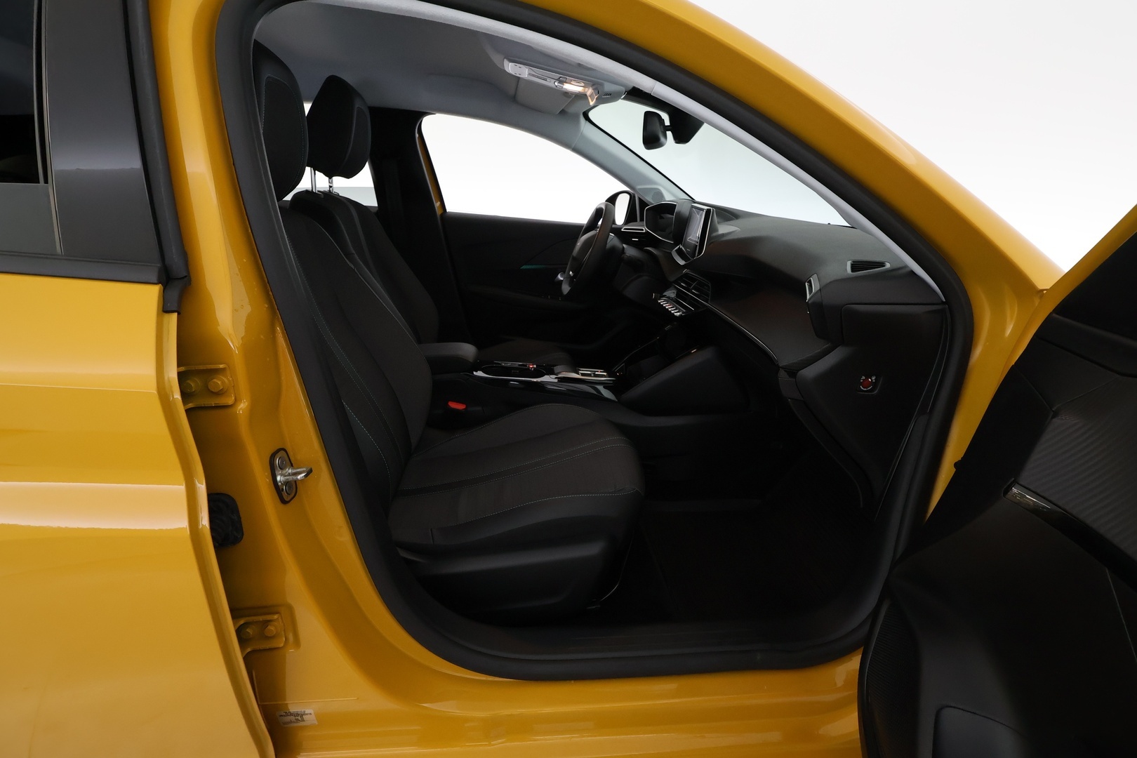PEUGEOT e-208 2023