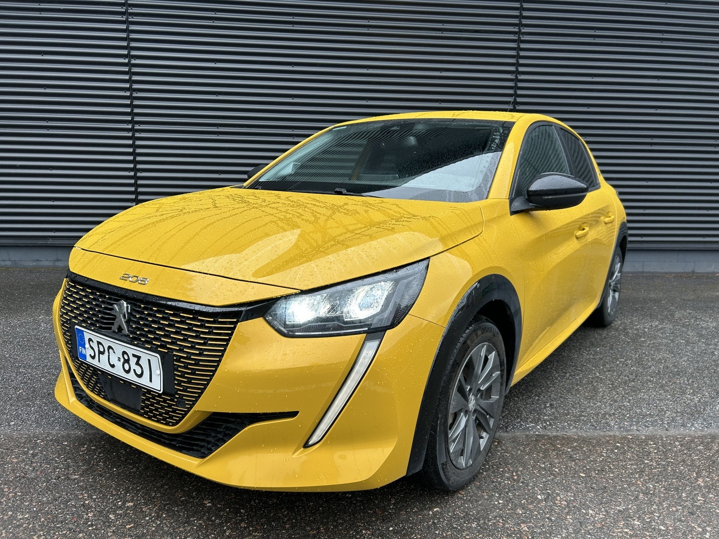 PEUGEOT e-208 2023