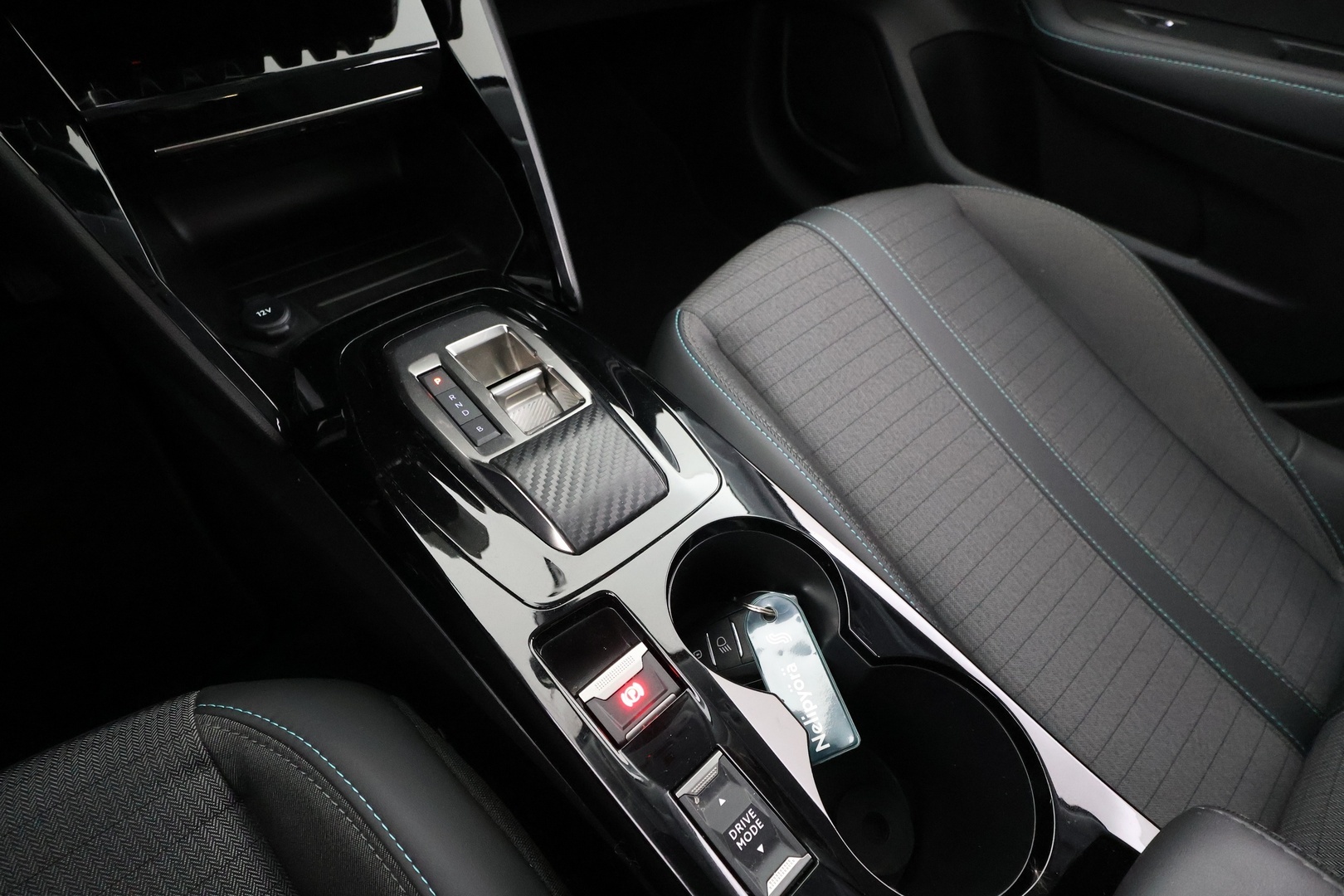 PEUGEOT e-208 2023