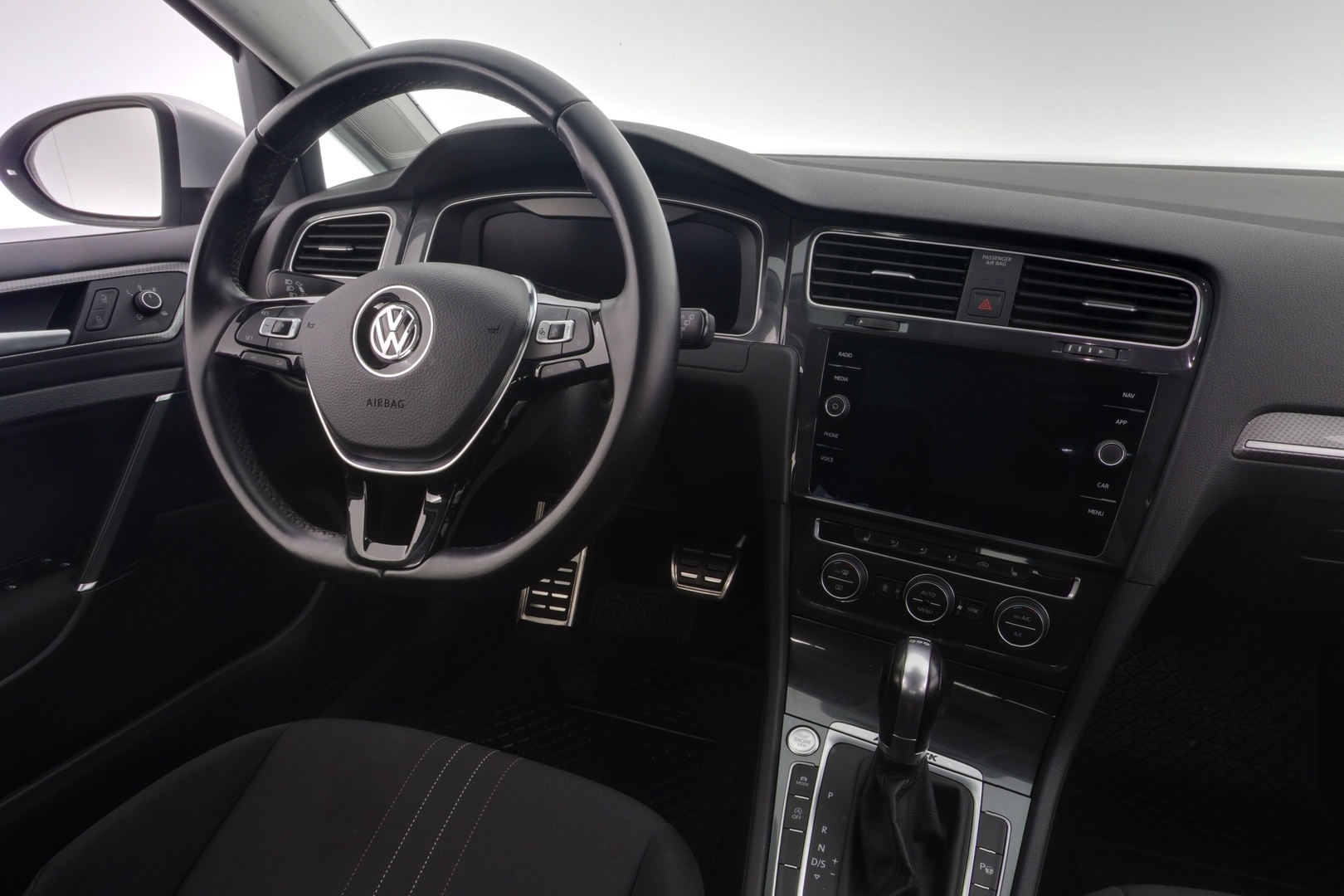 VOLKSWAGEN Golf 2019