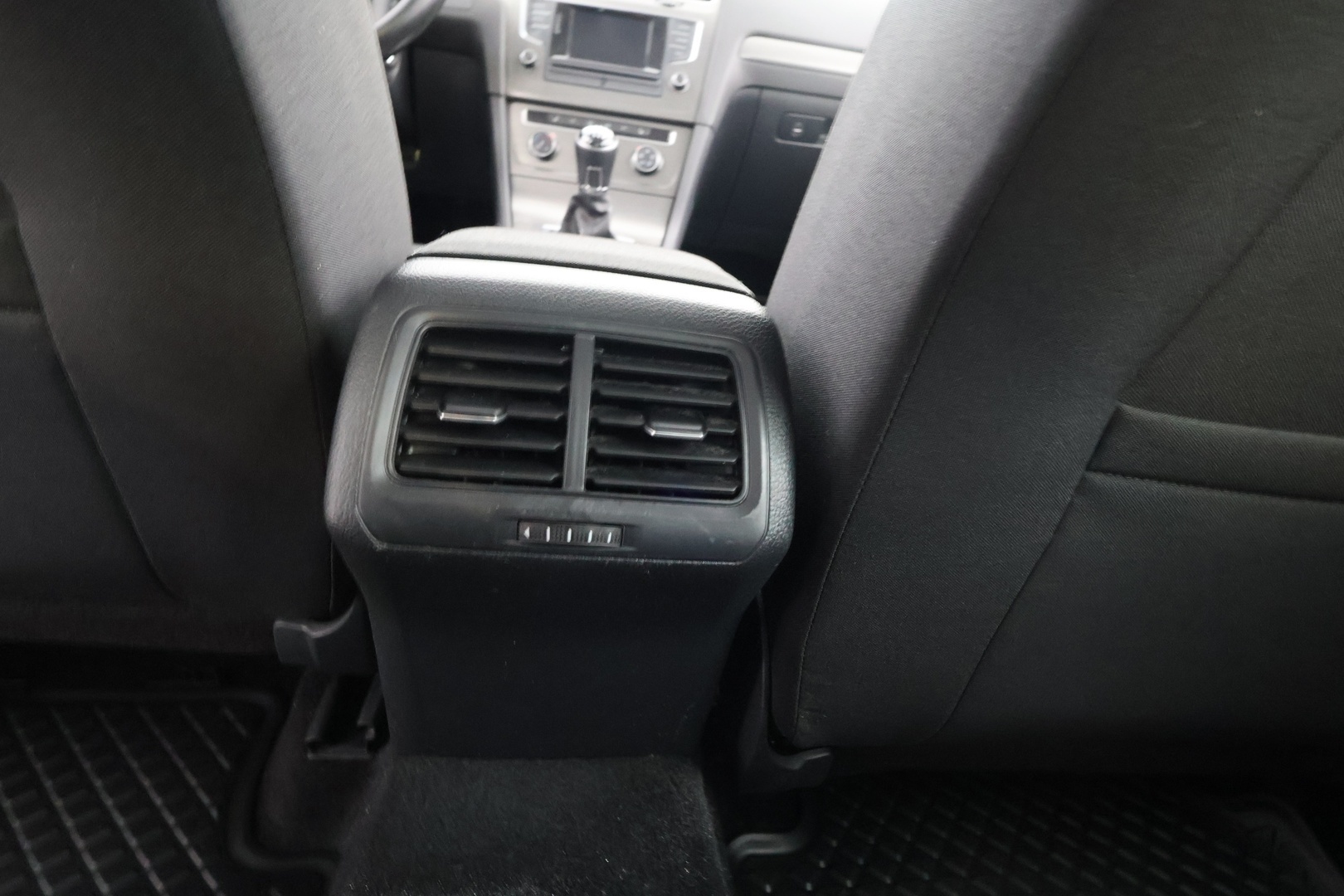 VOLKSWAGEN Golf 2013