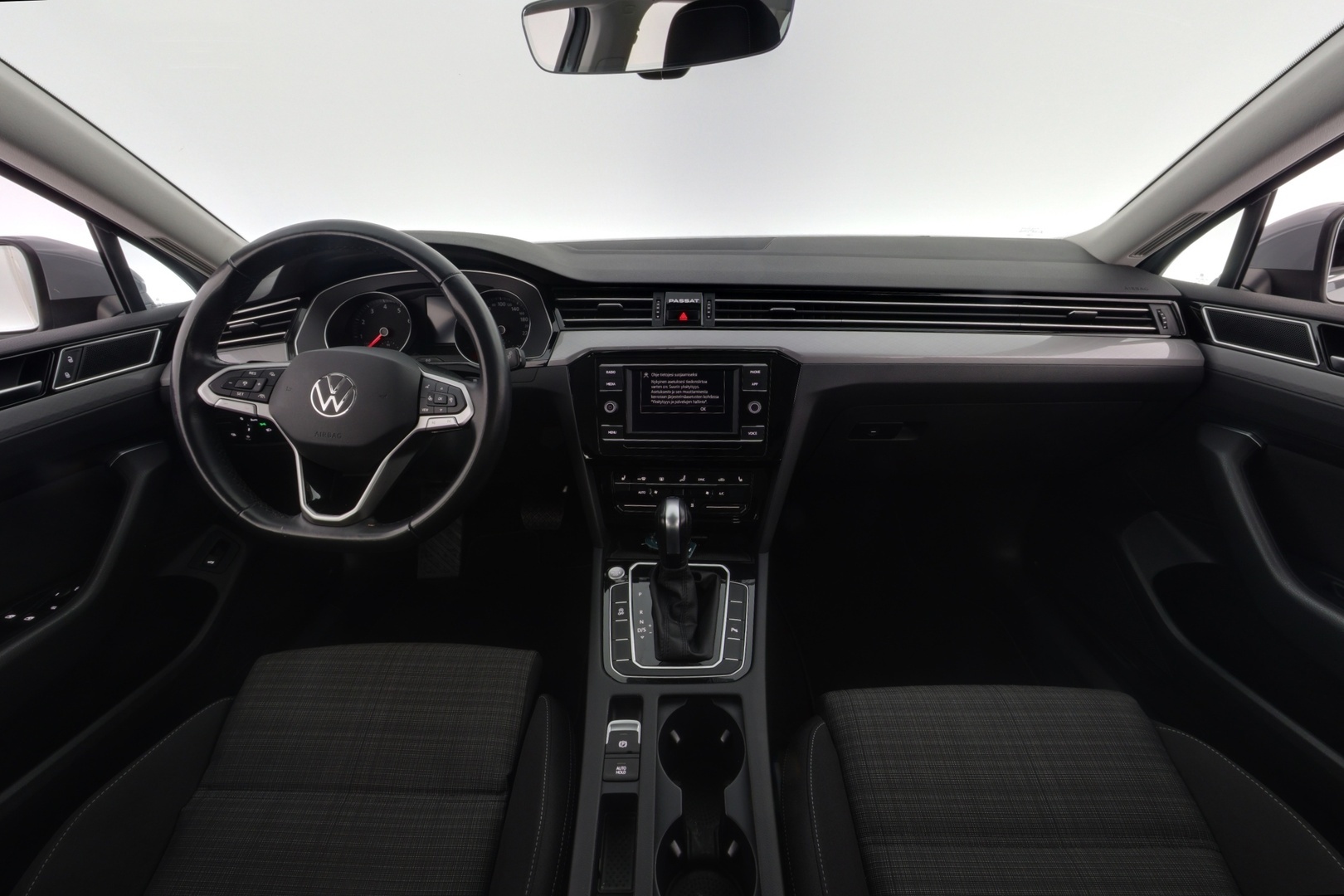 VOLKSWAGEN Passat 2022