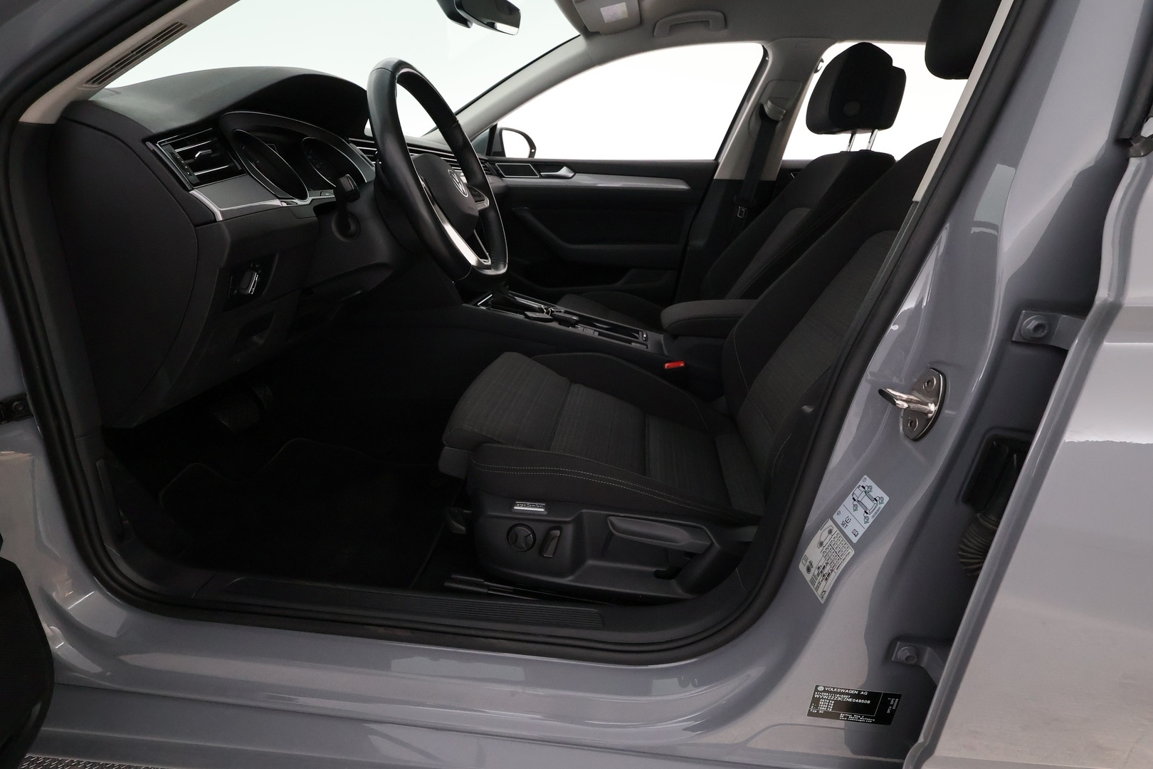 VOLKSWAGEN Passat 2022