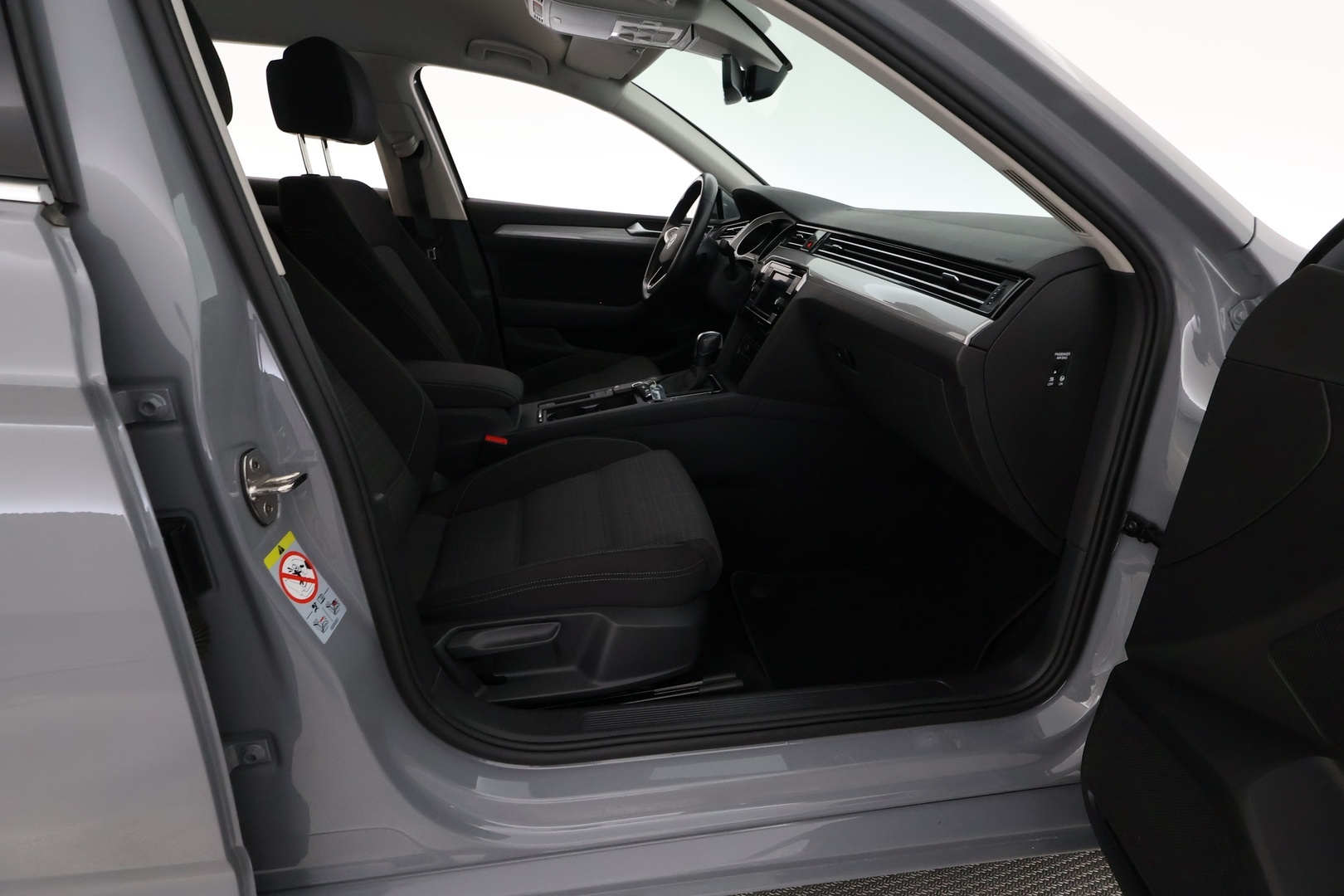 VOLKSWAGEN Passat 2022