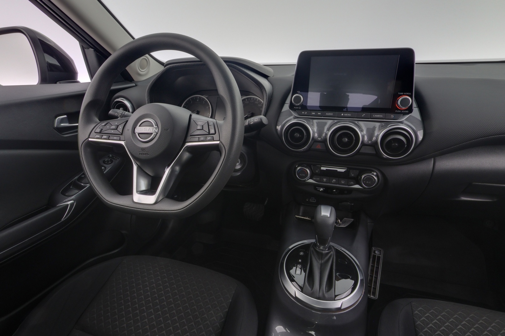NISSAN Juke 2023