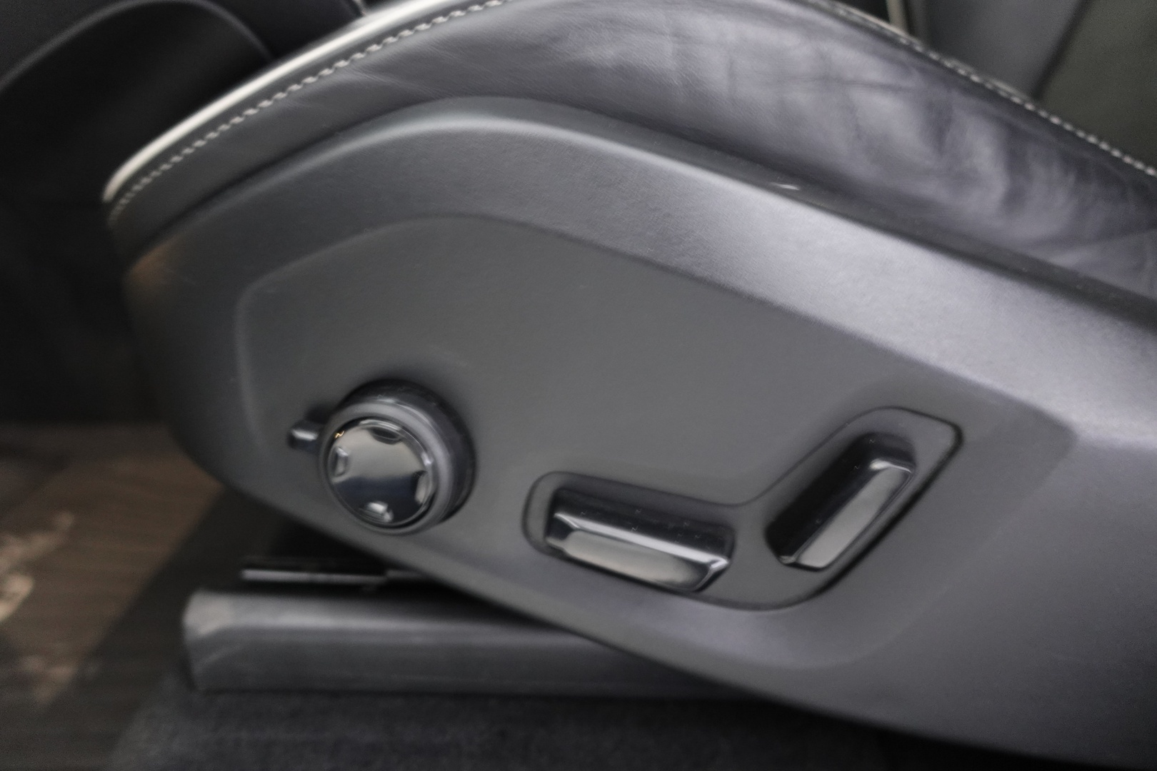 VOLVO XC90 2020