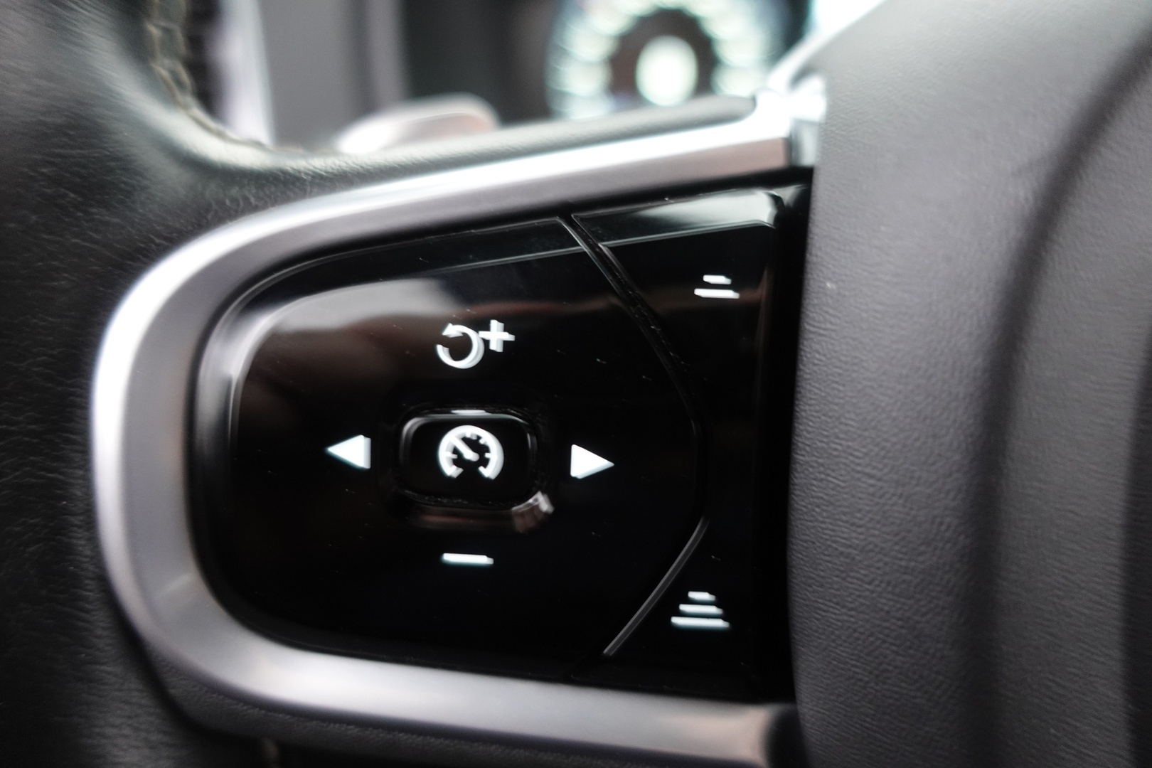 VOLVO XC90 2020