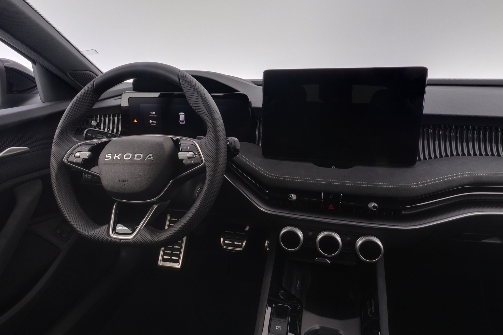 SKODA SUPERB 2026