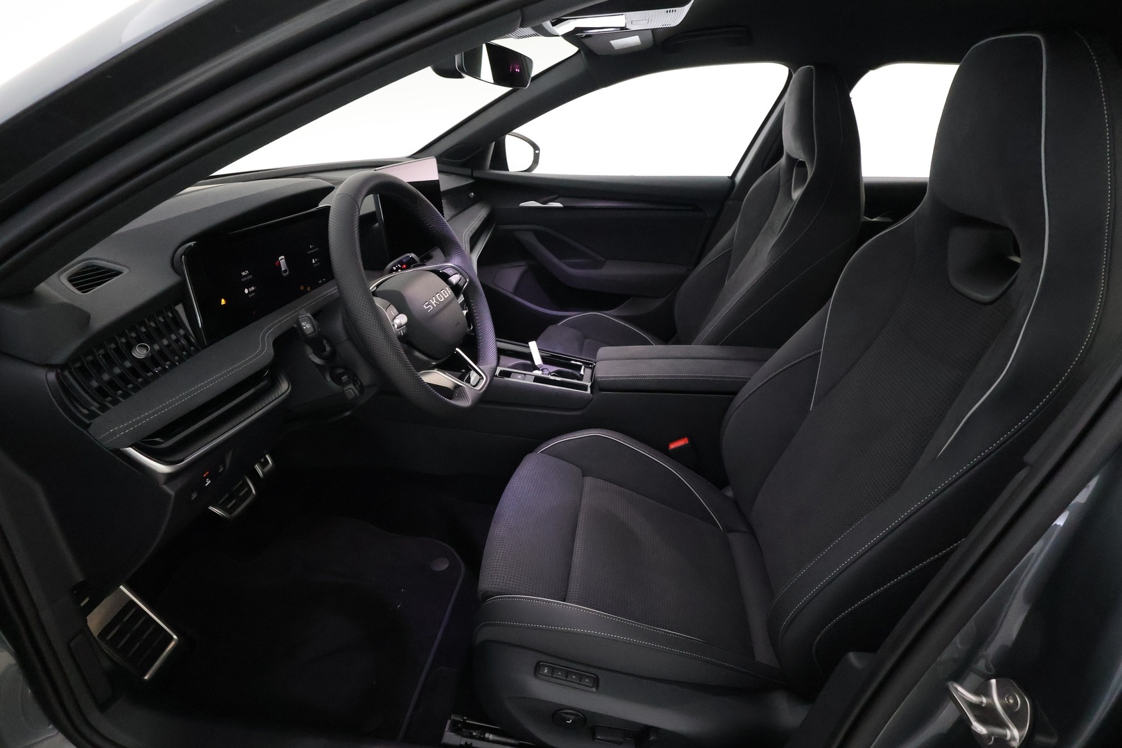 SKODA SUPERB 2026