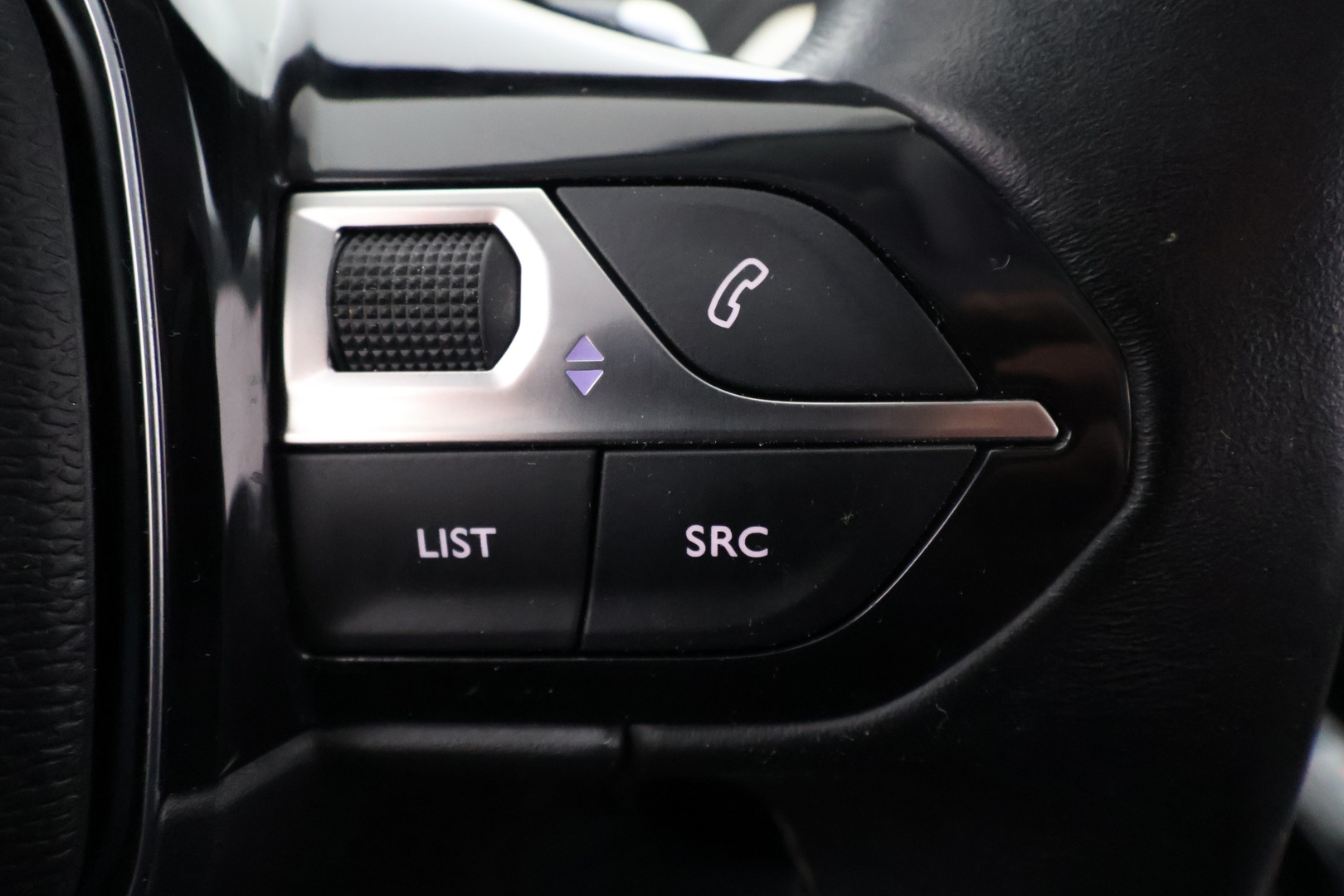 PEUGEOT 3008 2019