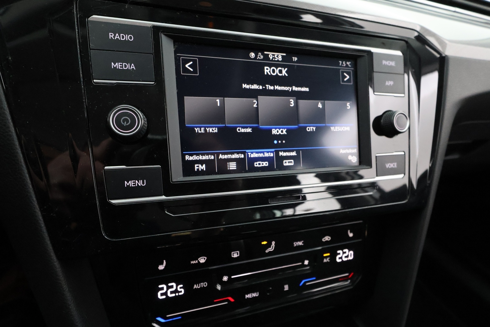 VOLKSWAGEN Passat 2022