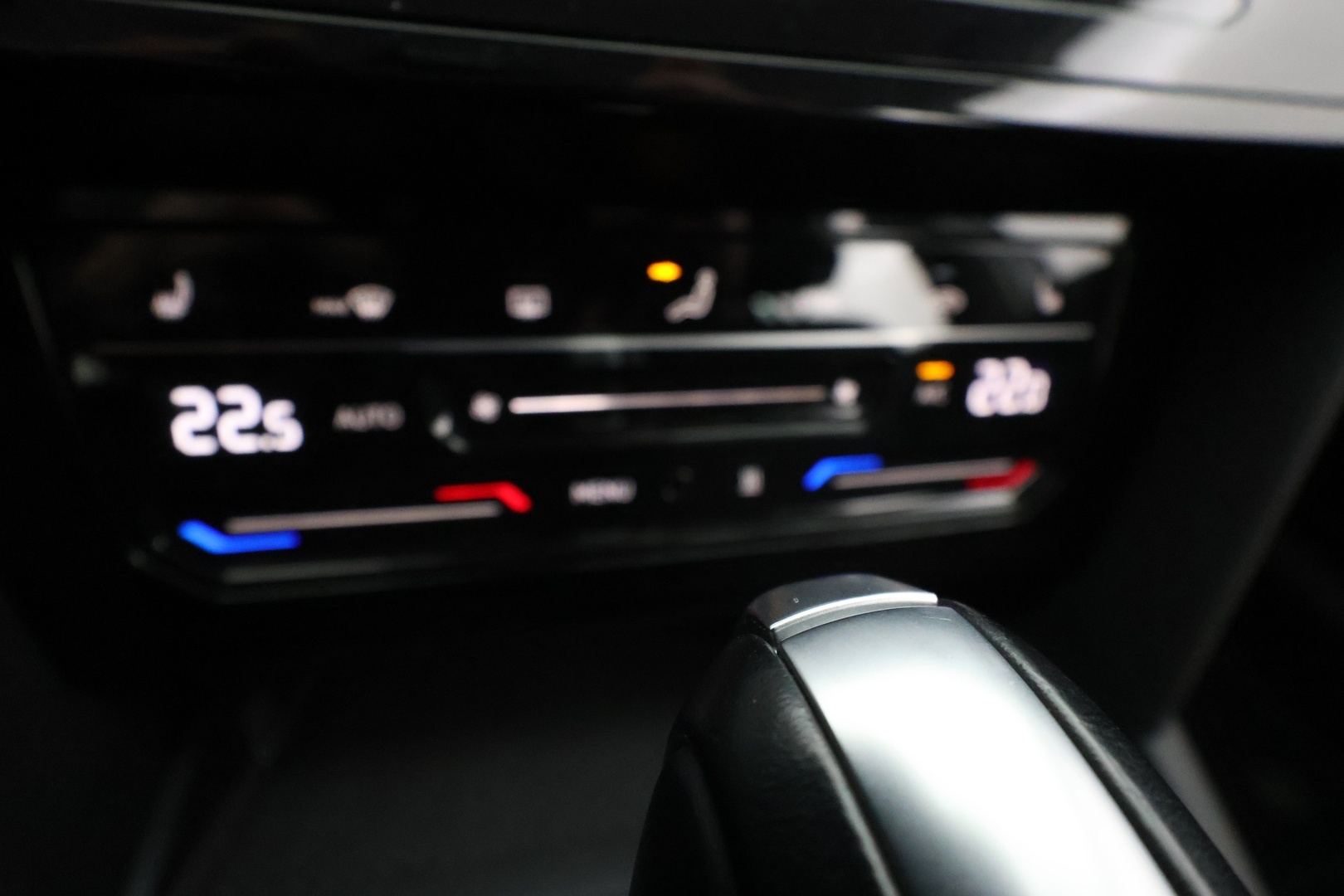 VOLKSWAGEN Passat 2022