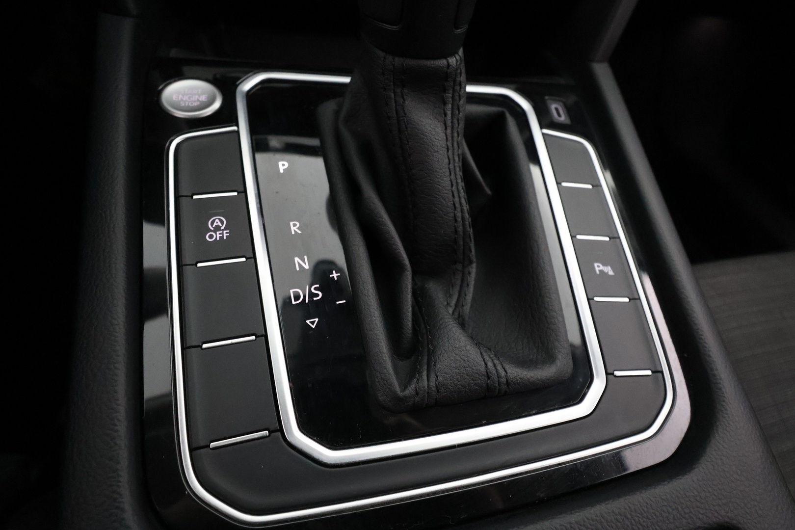 VOLKSWAGEN Passat 2022