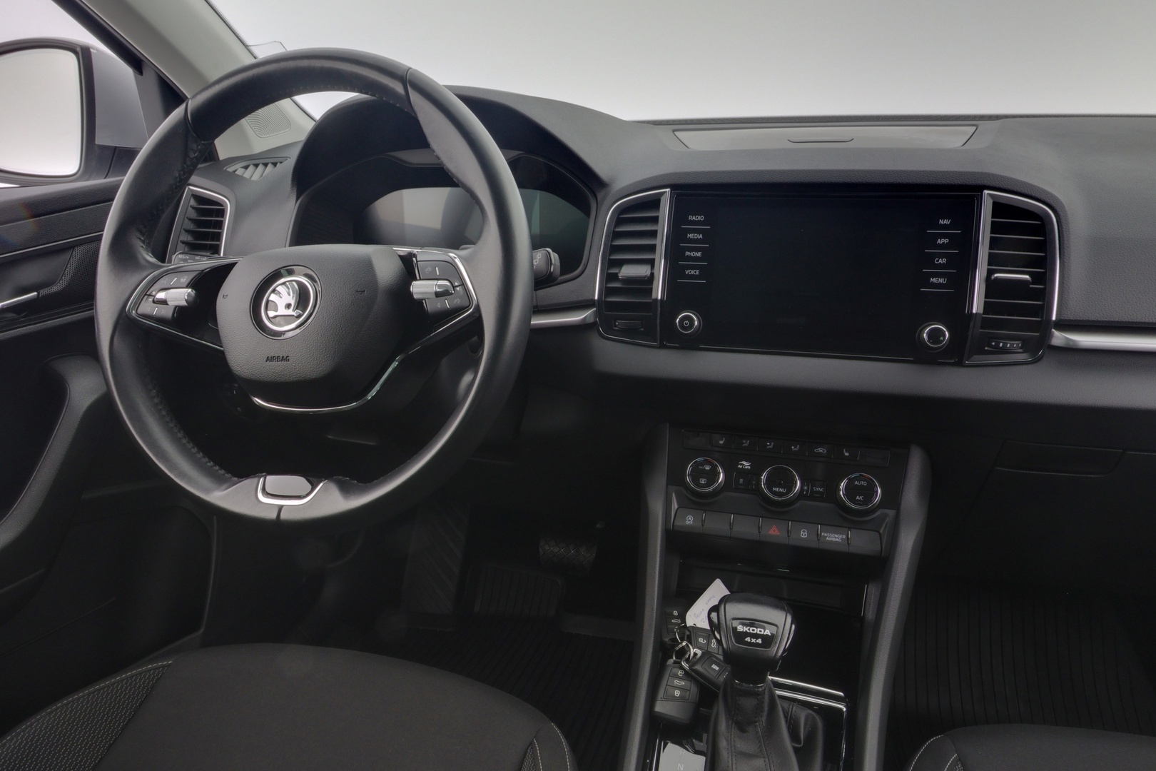 SKODA Karoq 11