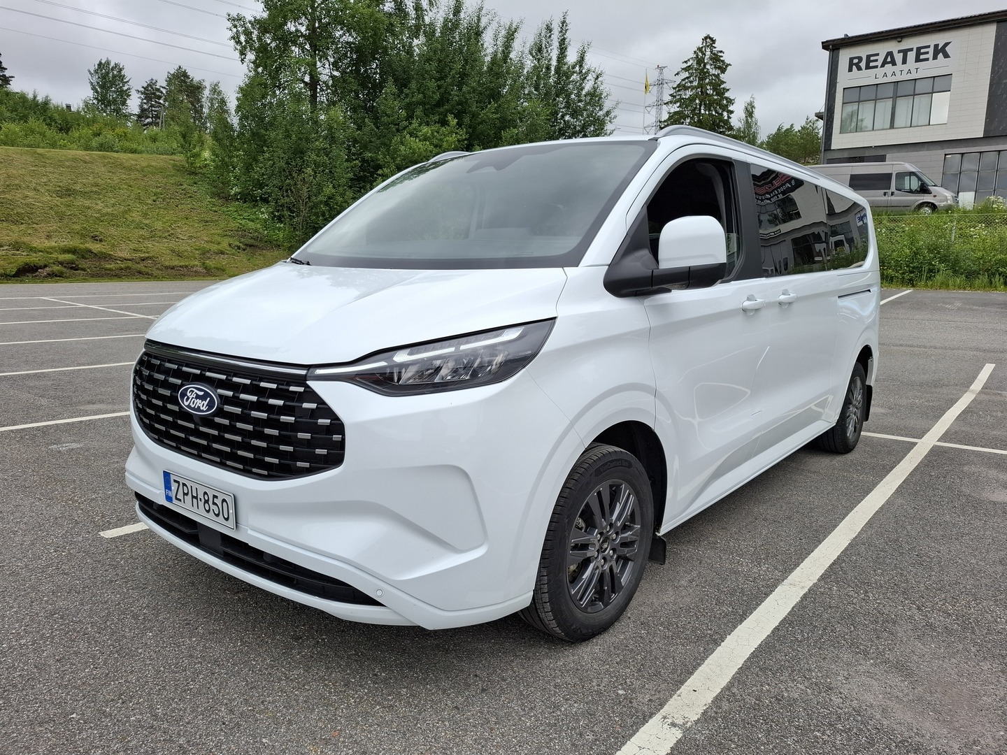 FORD Tourneo Custom 2025