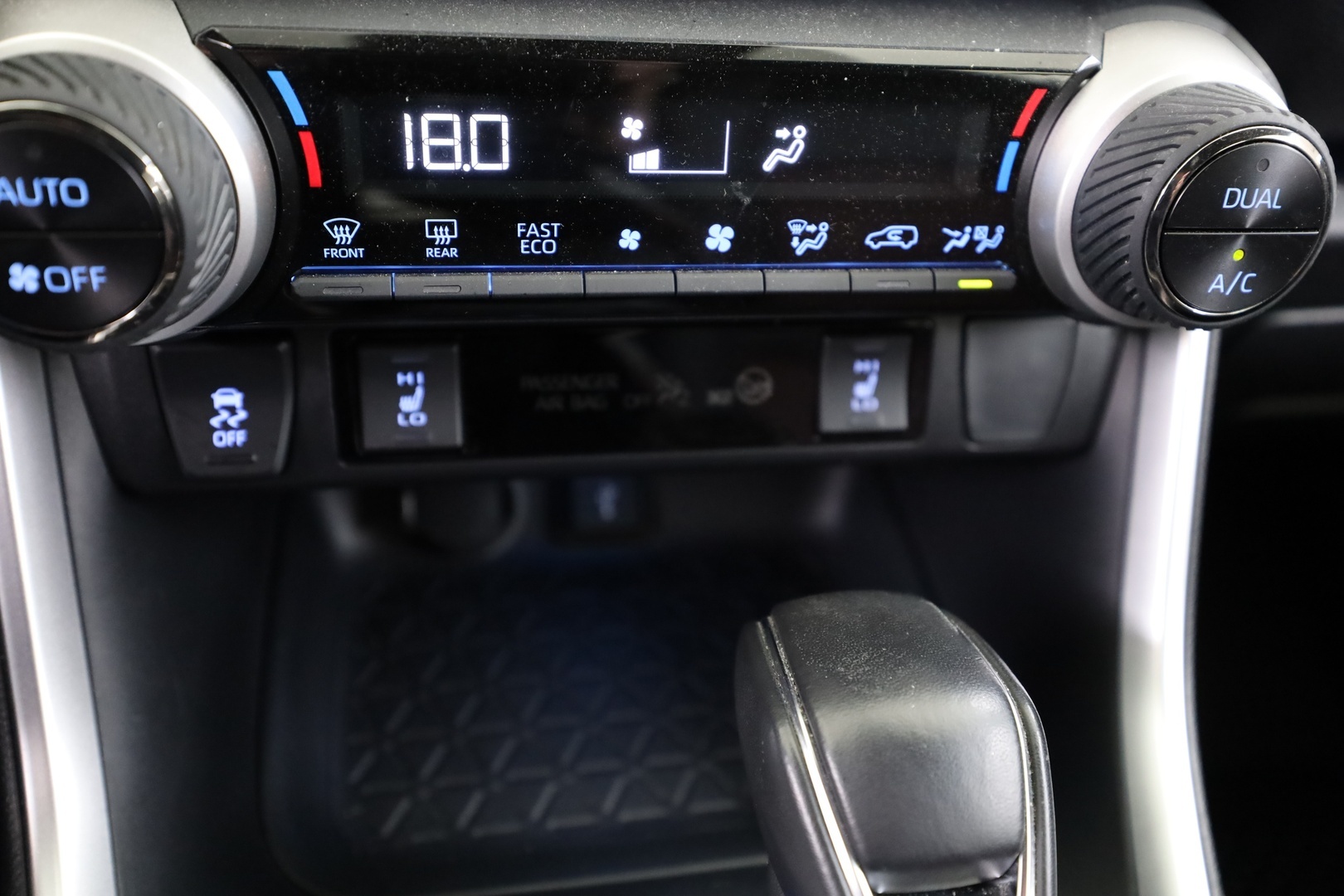 TOYOTA RAV4 Plug-in 20