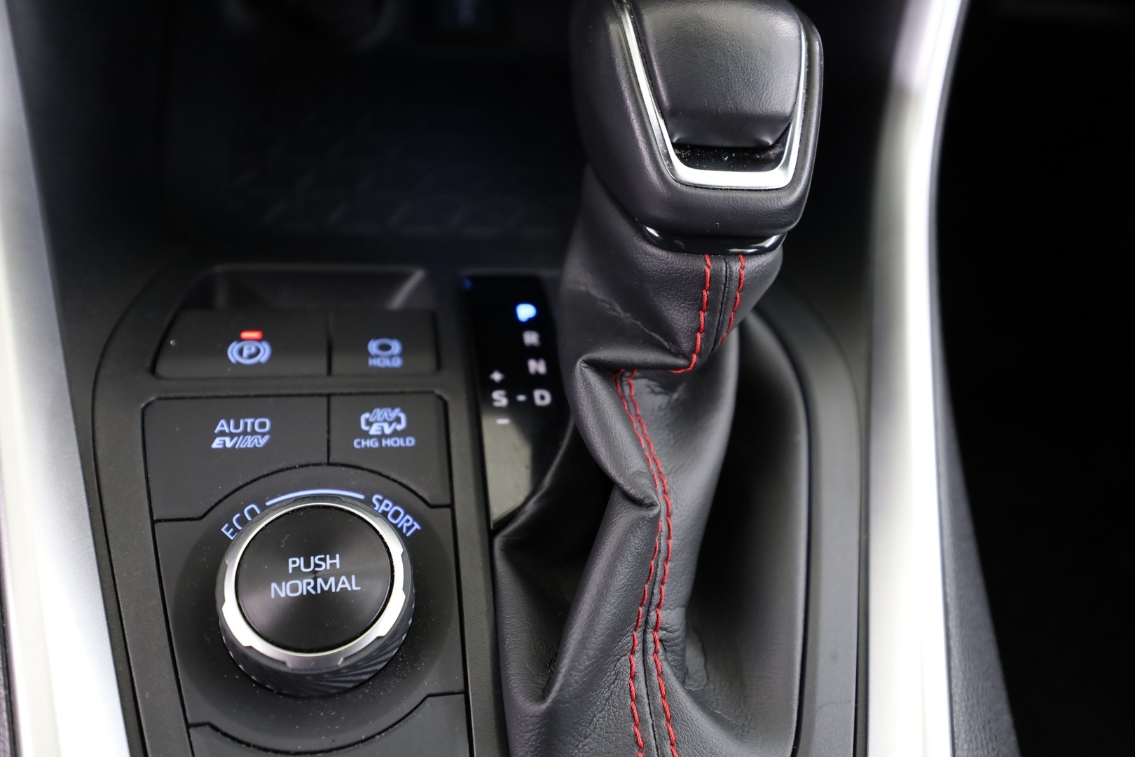 TOYOTA RAV4 Plug-in 21