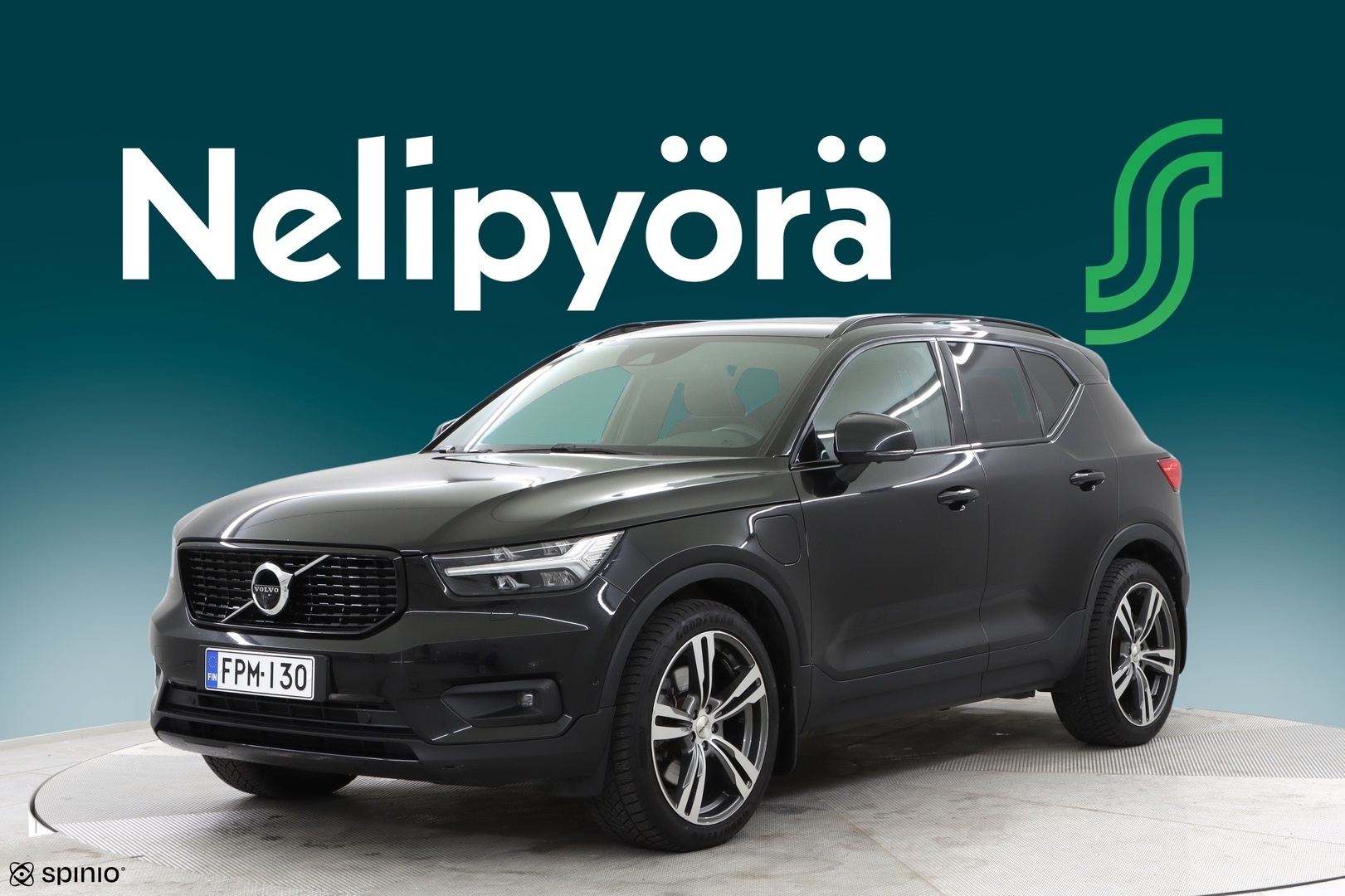 VOLVO XC40 1