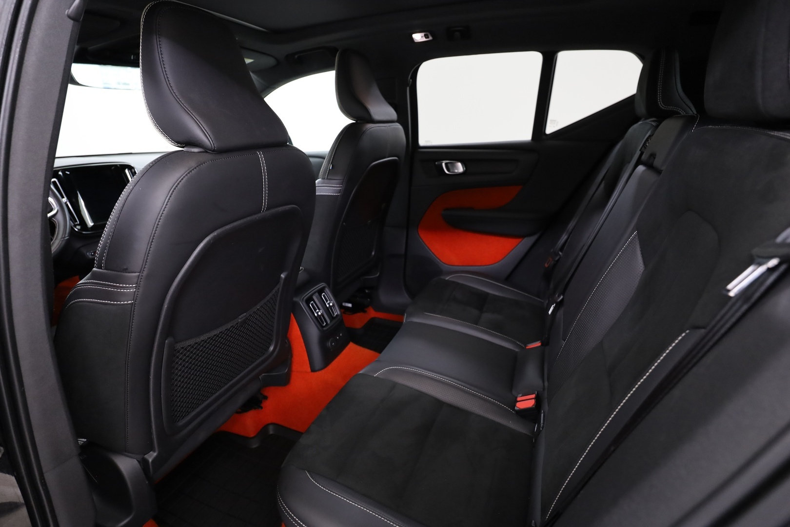 VOLVO XC40 14