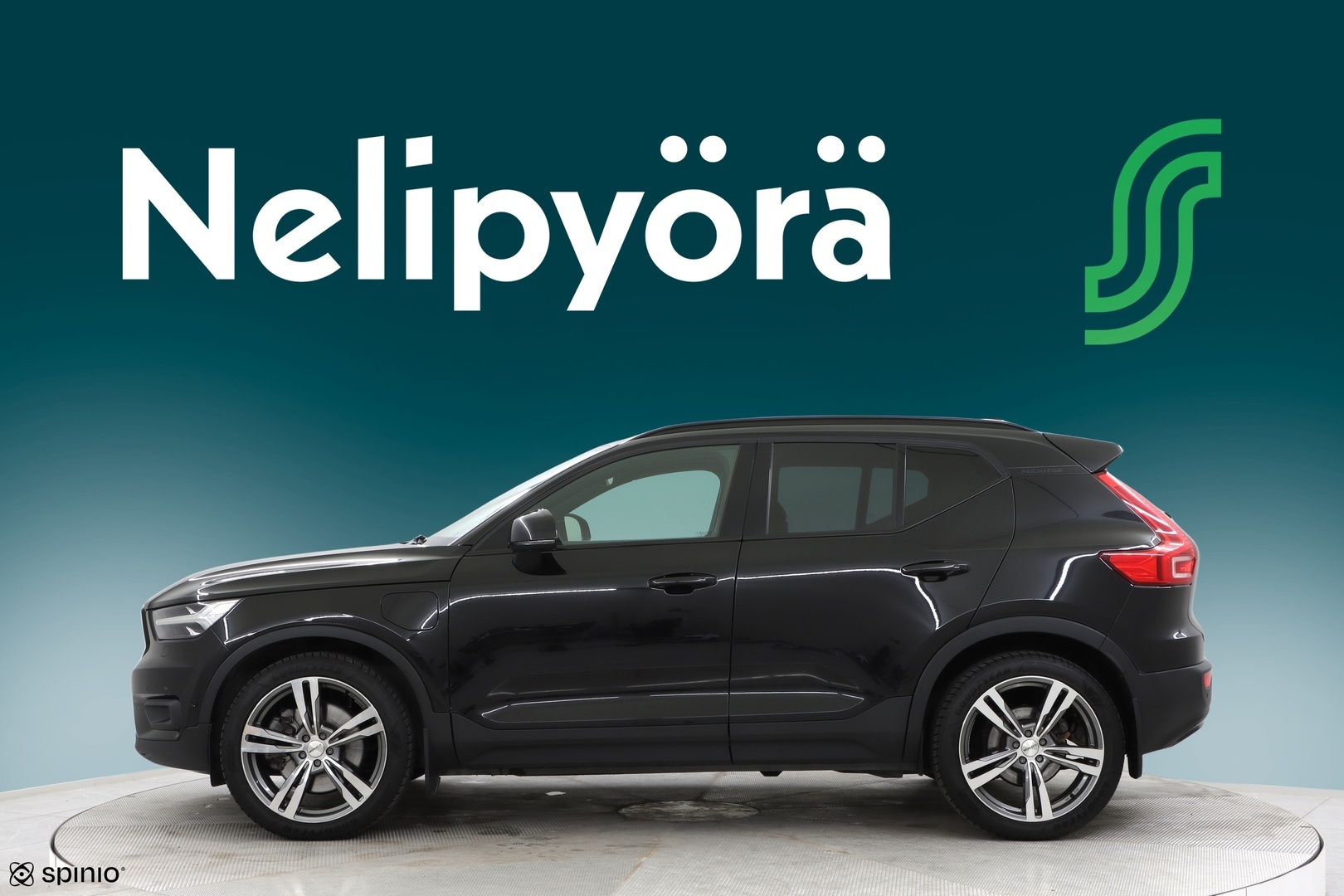 VOLVO XC40 2