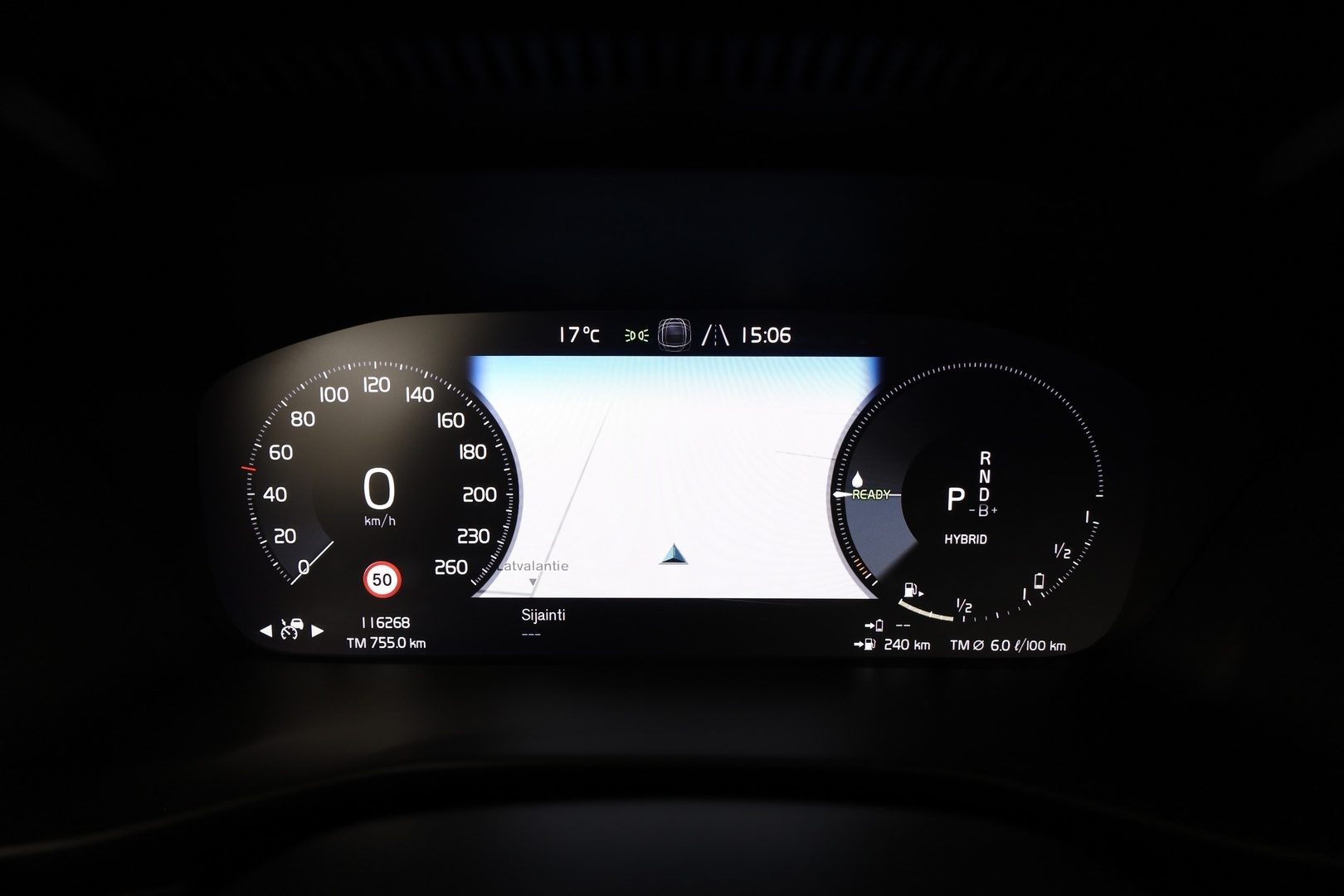 VOLVO XC40 22
