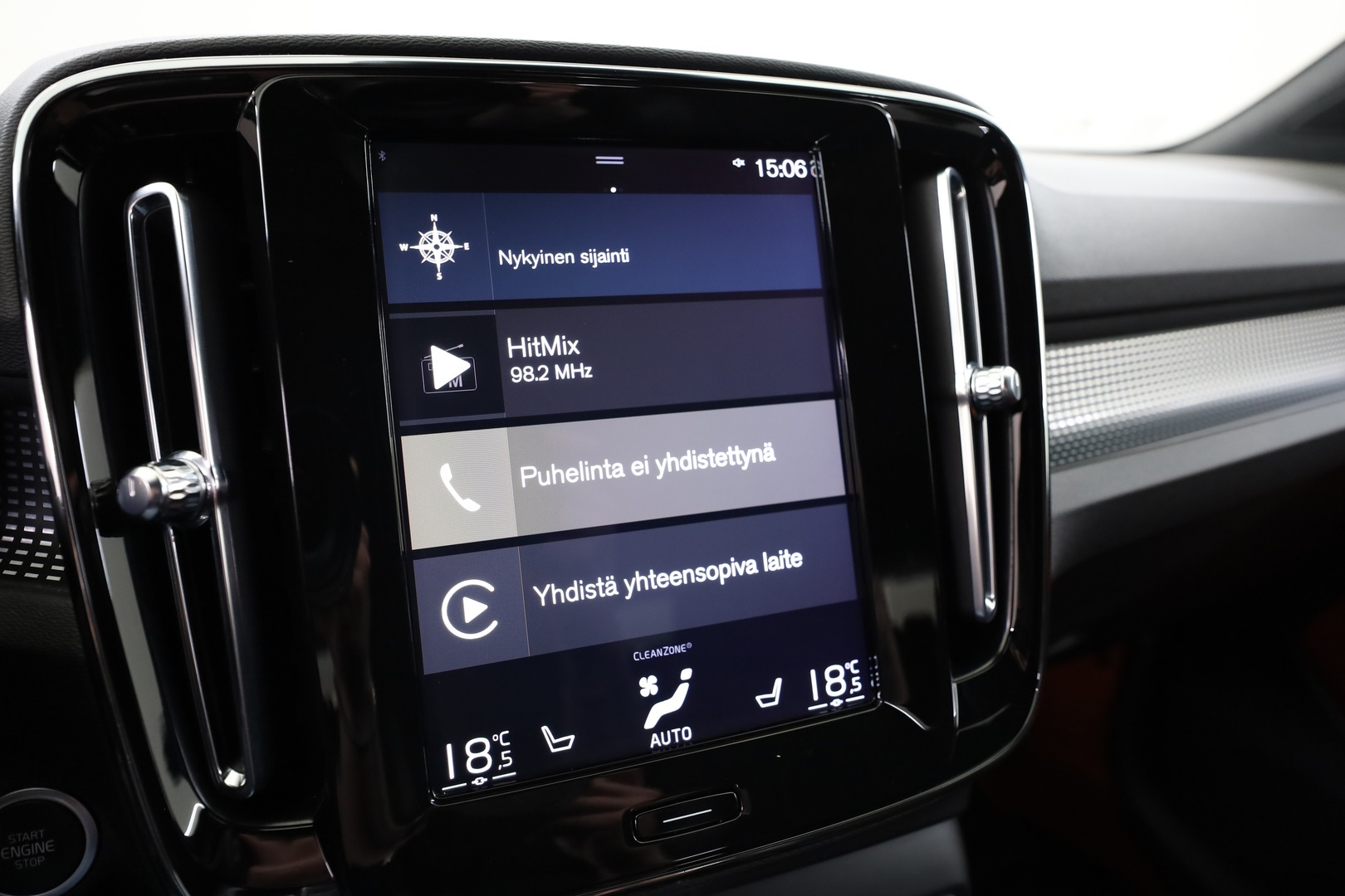 VOLVO XC40 26
