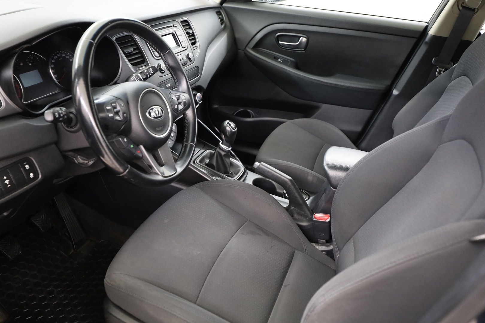 KIA Carens 13
