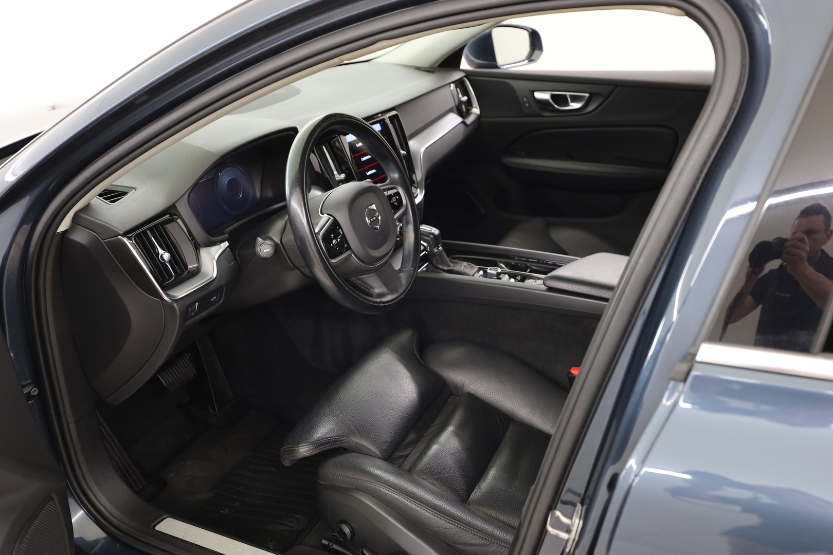 VOLVO V60 10