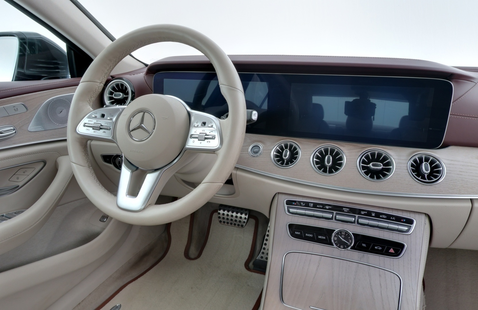 MERCEDES-BENZ CLS 11