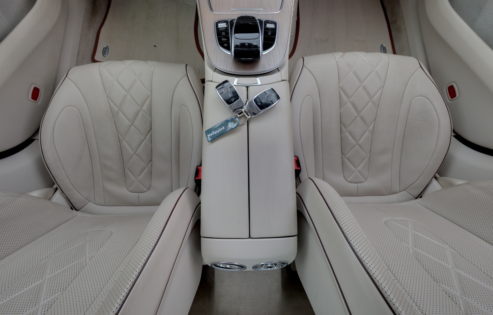 MERCEDES-BENZ CLS 12