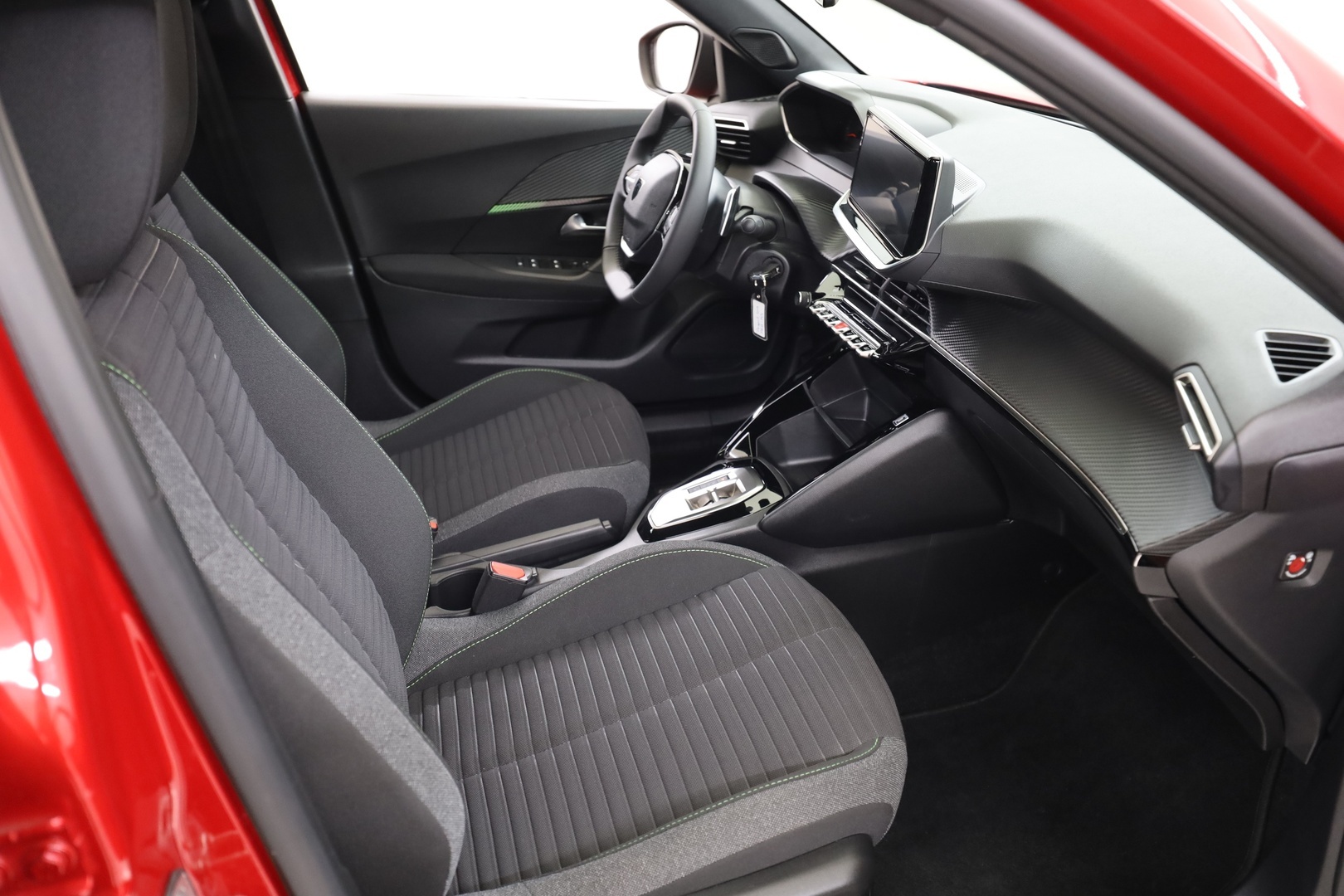 PEUGEOT 2008 16