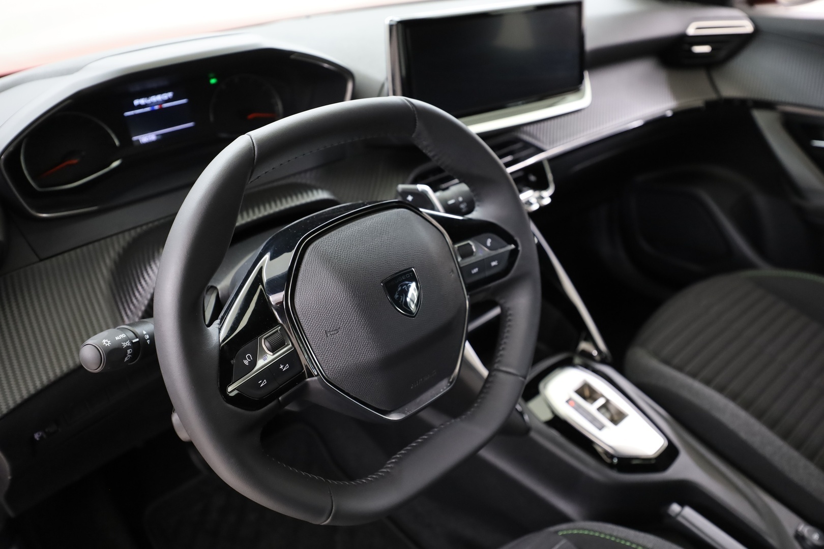 PEUGEOT 2008 19