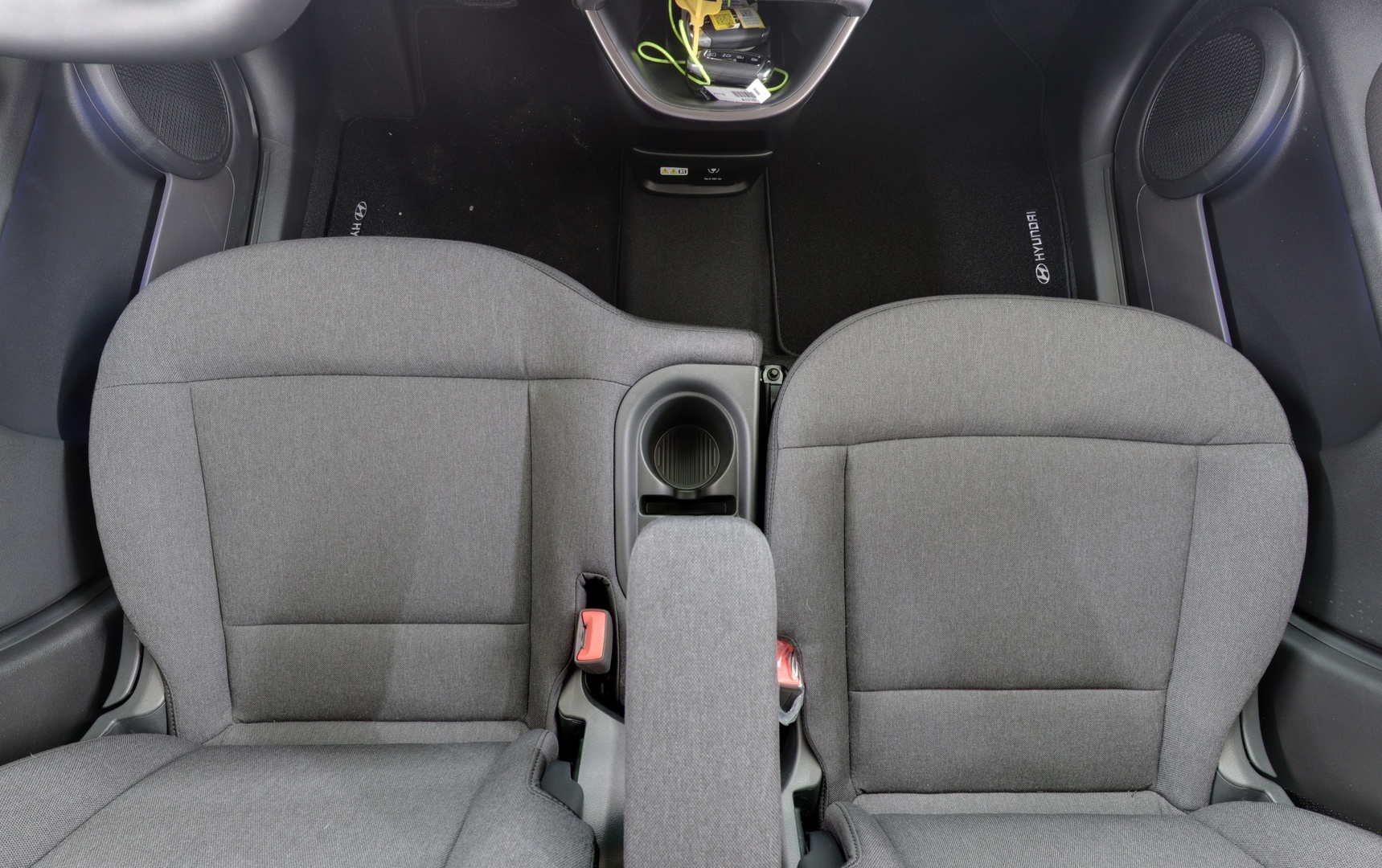 HYUNDAI INSTER 12